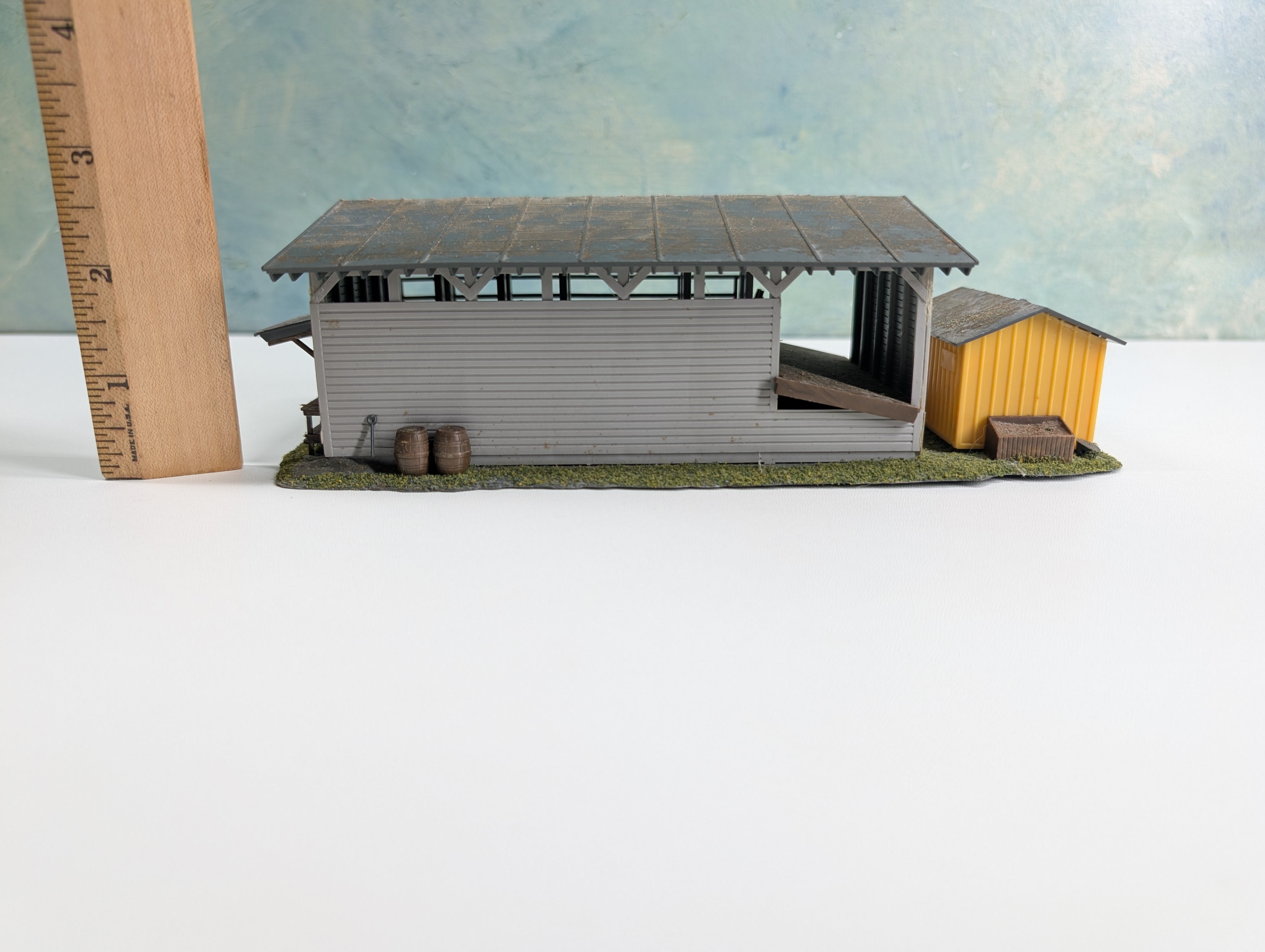 USED HO Scale Hillside Lumber & Millwork Co