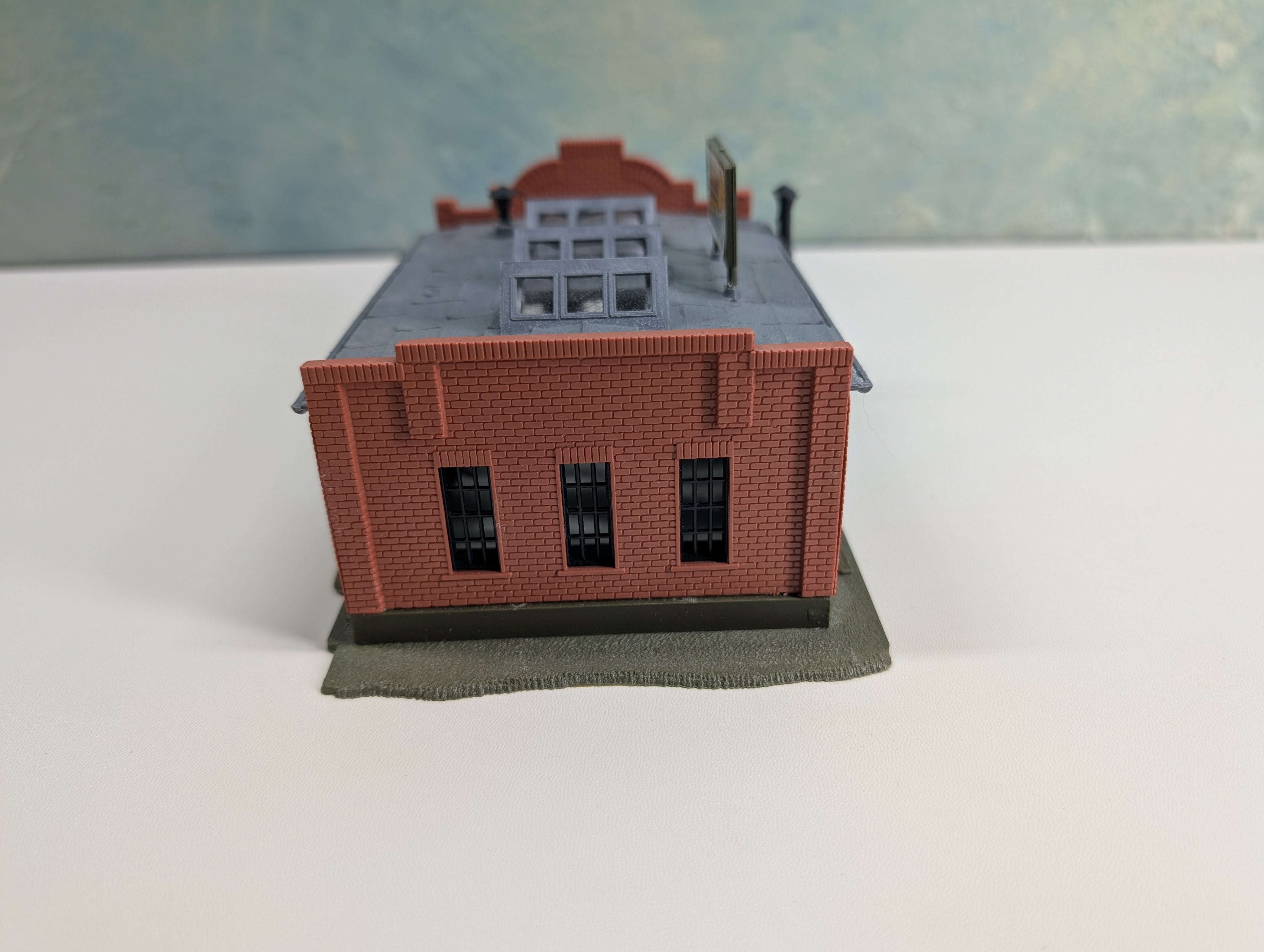 USED Tyco HO Scale Standart Electric, Brick Building