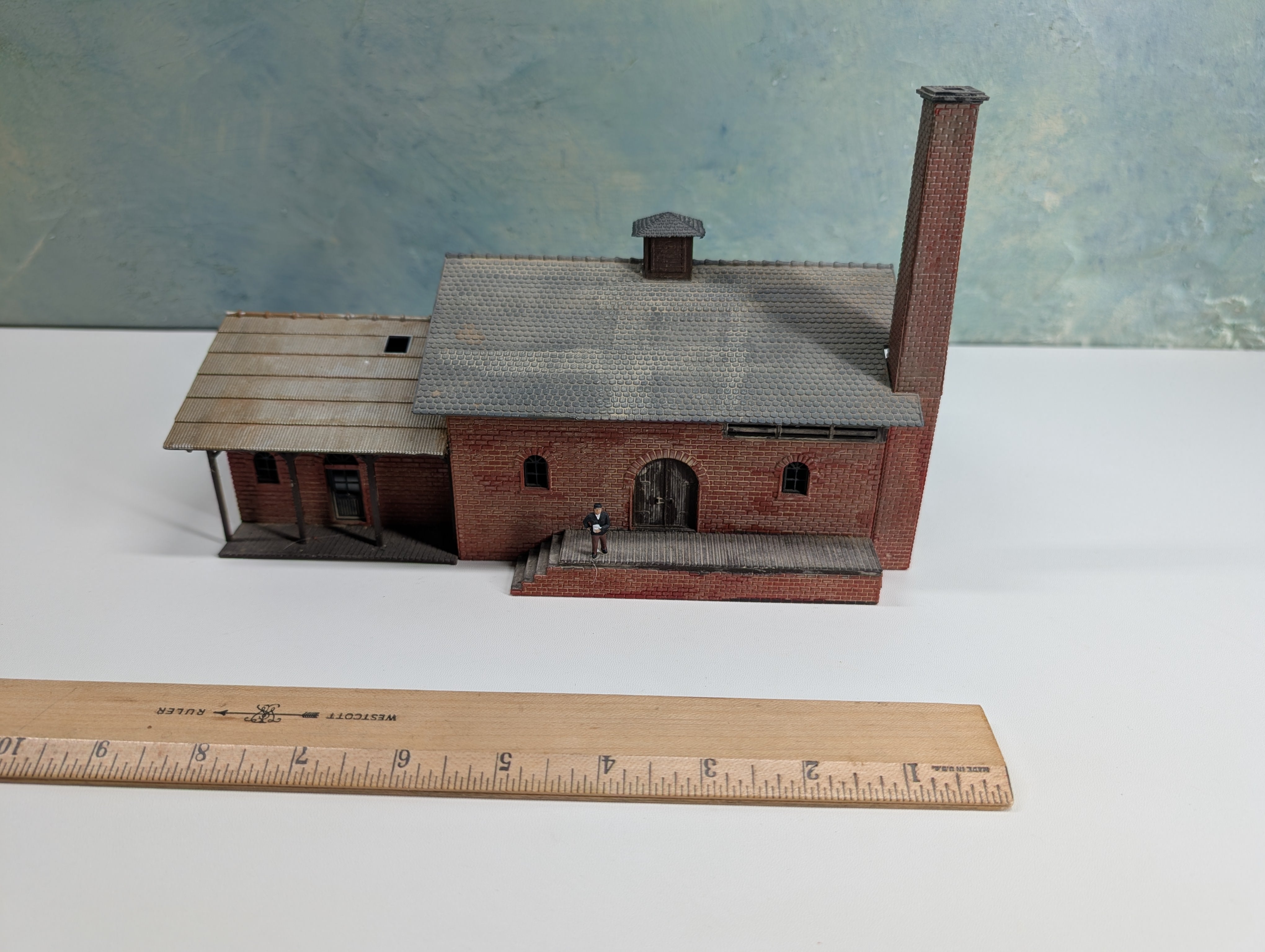 USED Tyco HO Scale Brick Building, Warehouse, Weathered