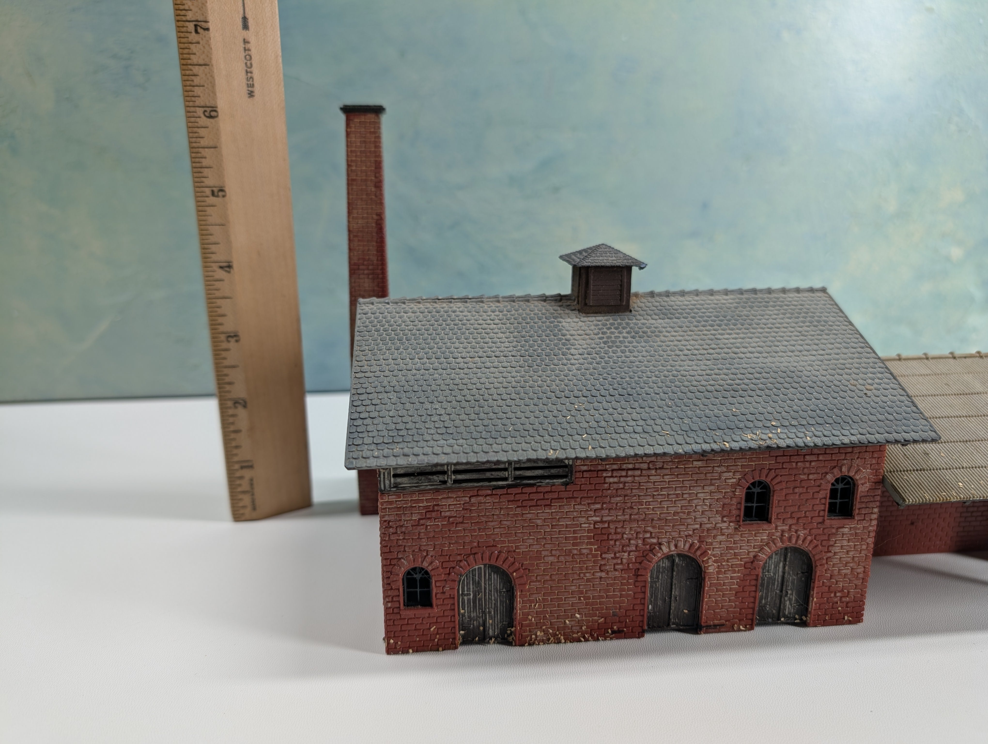 USED Tyco HO Scale Brick Building, Warehouse, Weathered