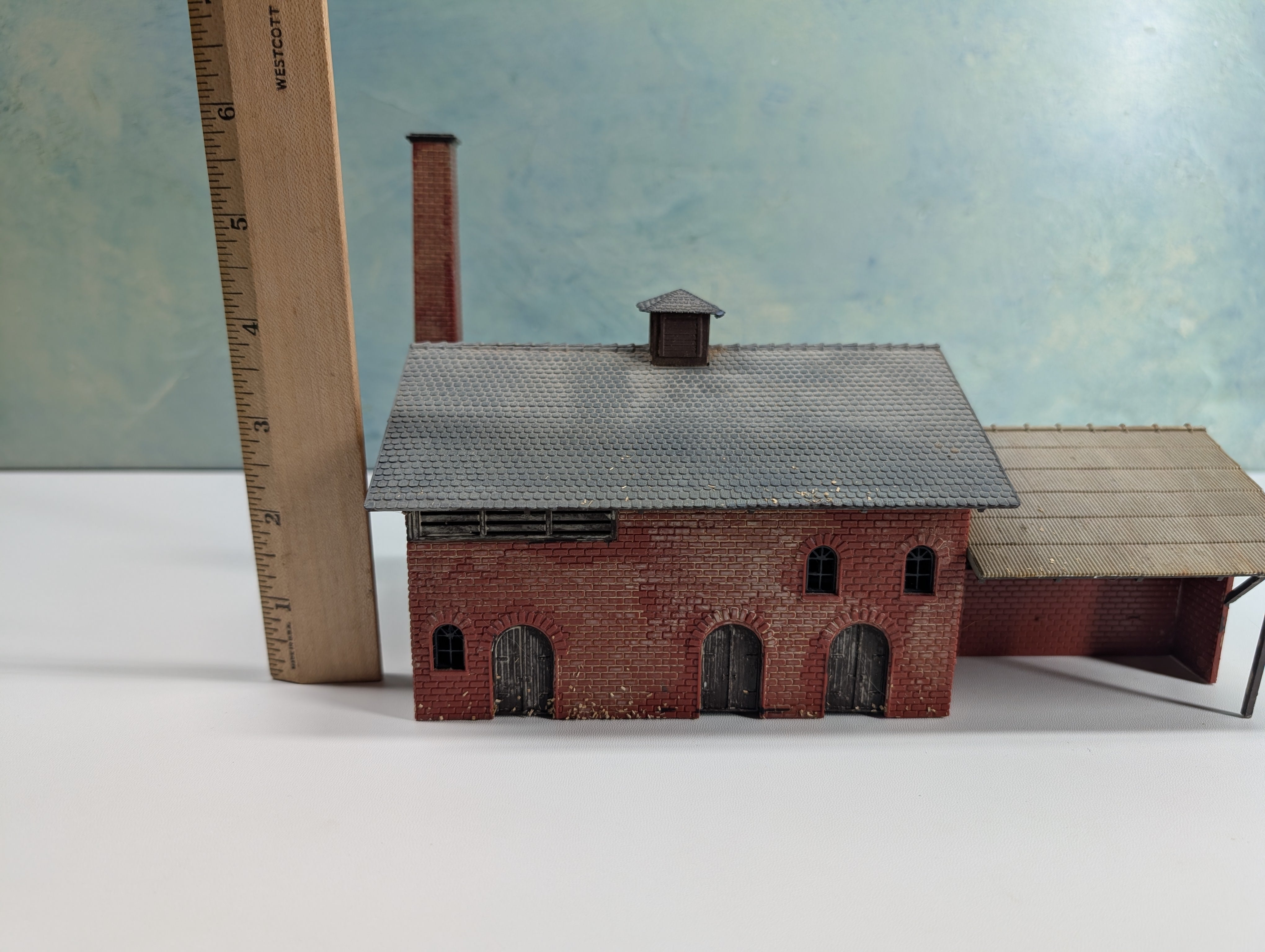 USED Tyco HO Scale Brick Building, Warehouse, Weathered