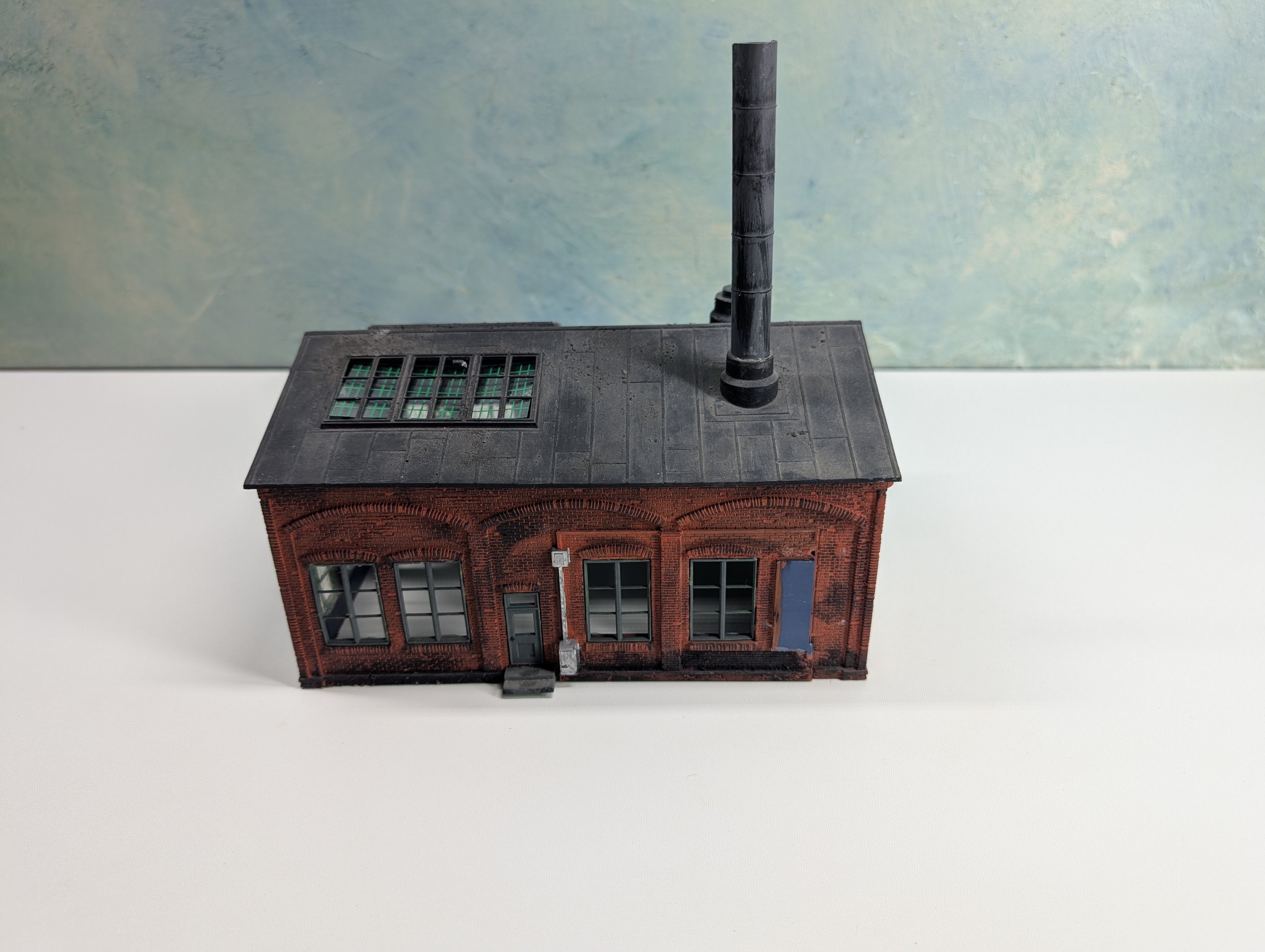 USED HO Scale Abdondoned Brick Warehouse Weathered