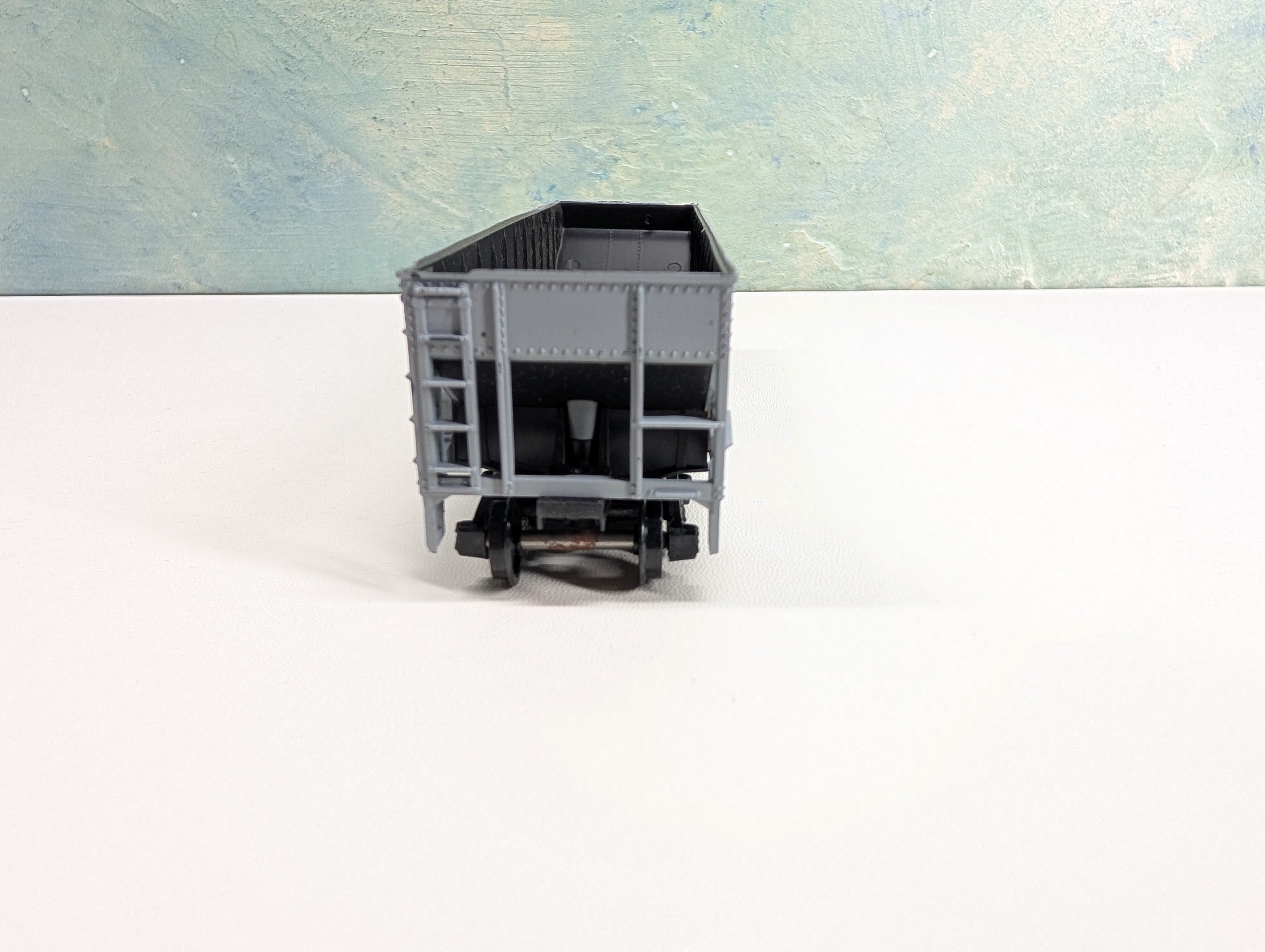 USED Athearn 1727 HO Scale 4 Bay Operating Hopper Western Maryland WM