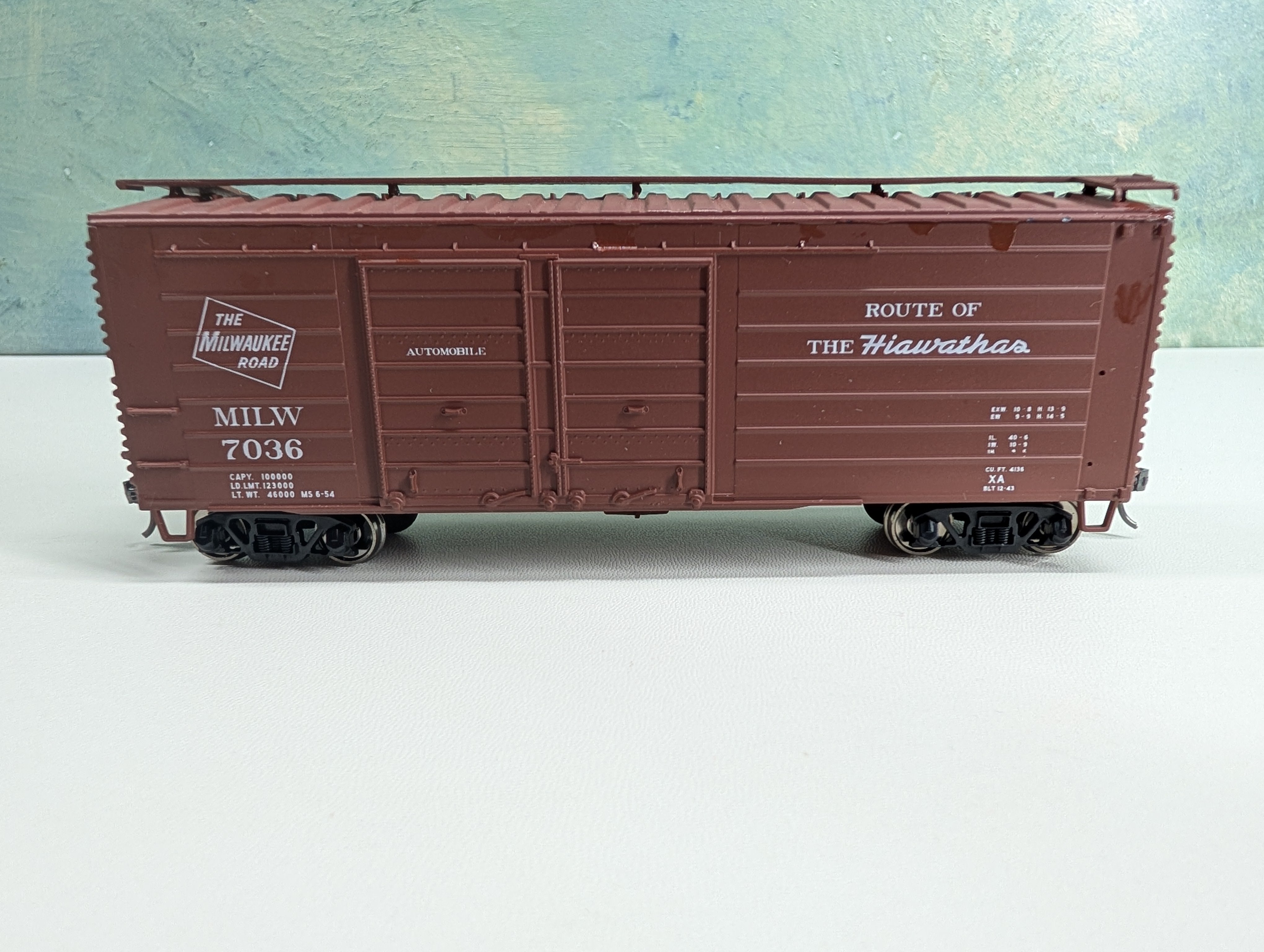 USED Accurail 3983 HO Scale 40' DD RS Box Car 58-67' Billboard Lettering Milwaukee Road MILW #7036 Metal Wheels