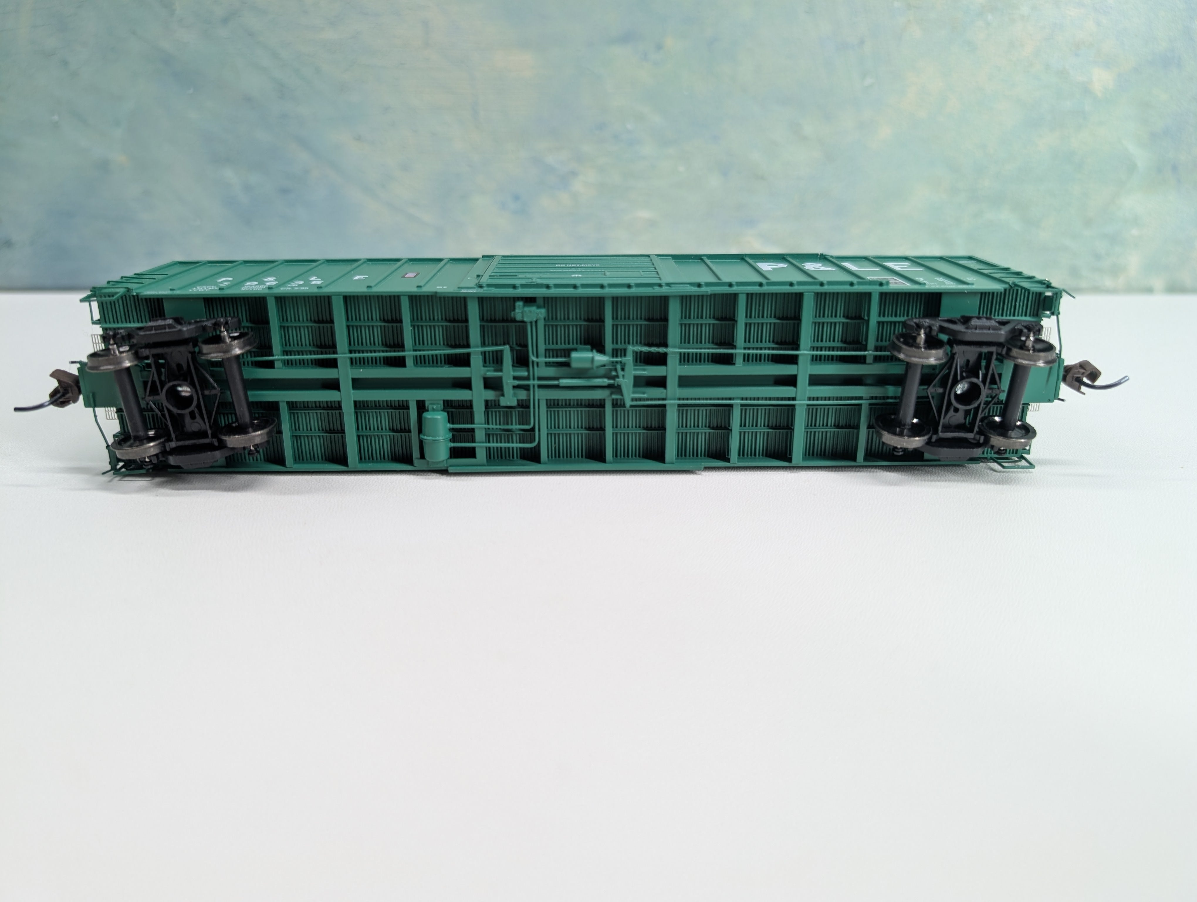 USED Athearn Genesis G4208 HO Scale 50' Sieco Box Car Pittsburgh and Lake Erie P&LE #39635 Metal Wheels