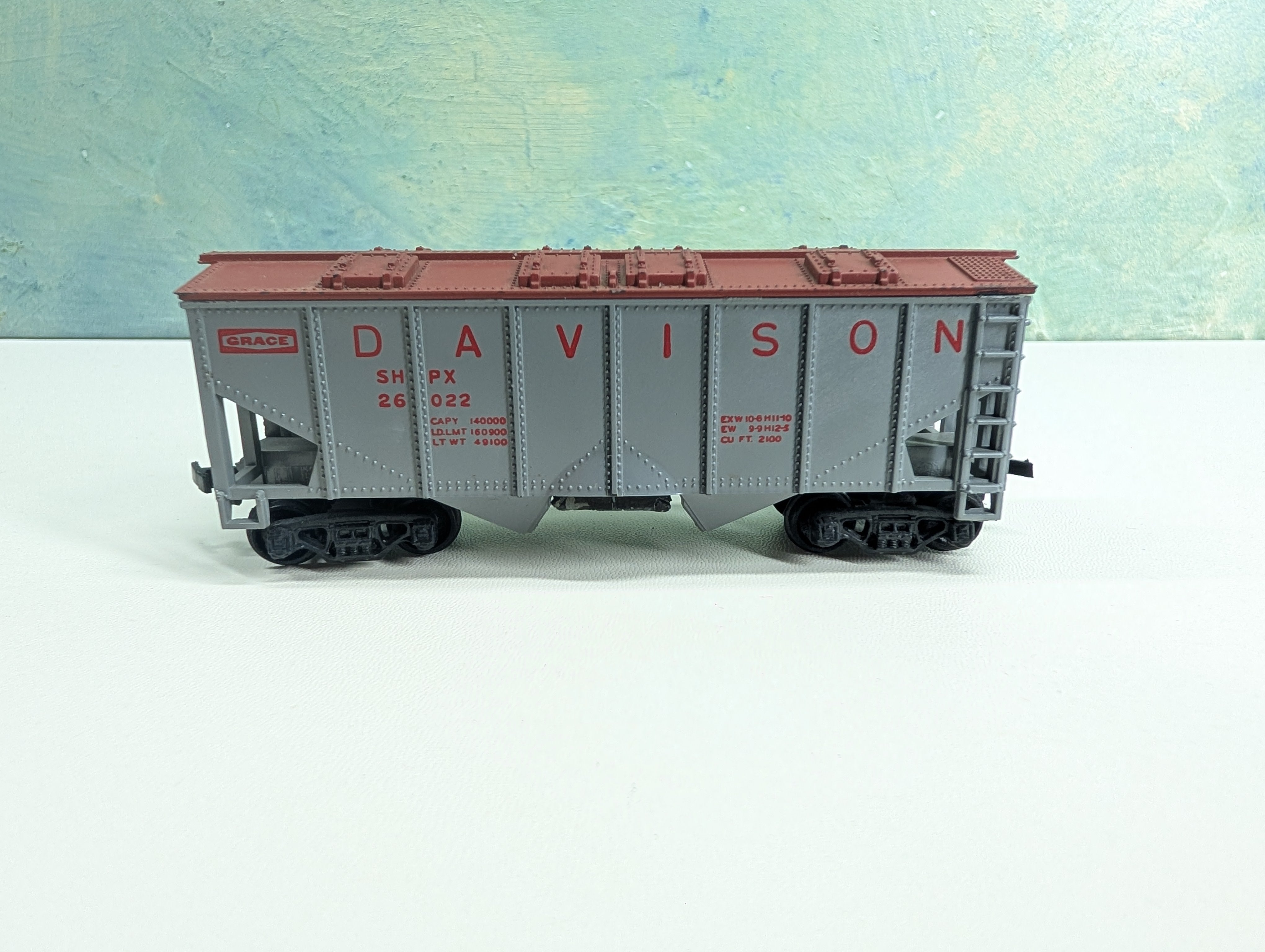 USED Varney HO Scale 2 Bay Covered Hopper Grace Davison SHPX #26022 Red Text, Rare