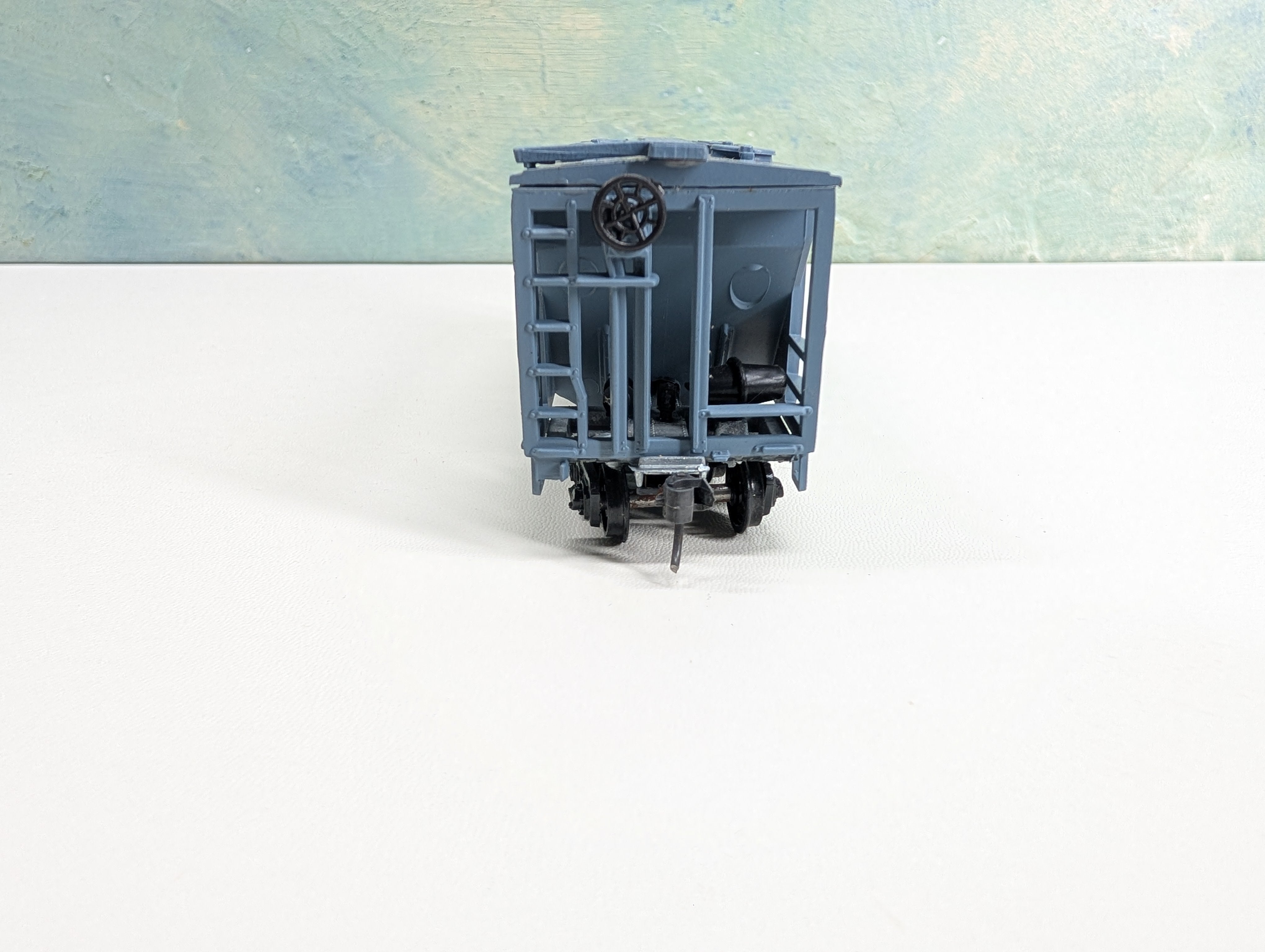 USED Roundhouse HO Scale 2 Bay Covered Hopper Southern Pacific SP #401100