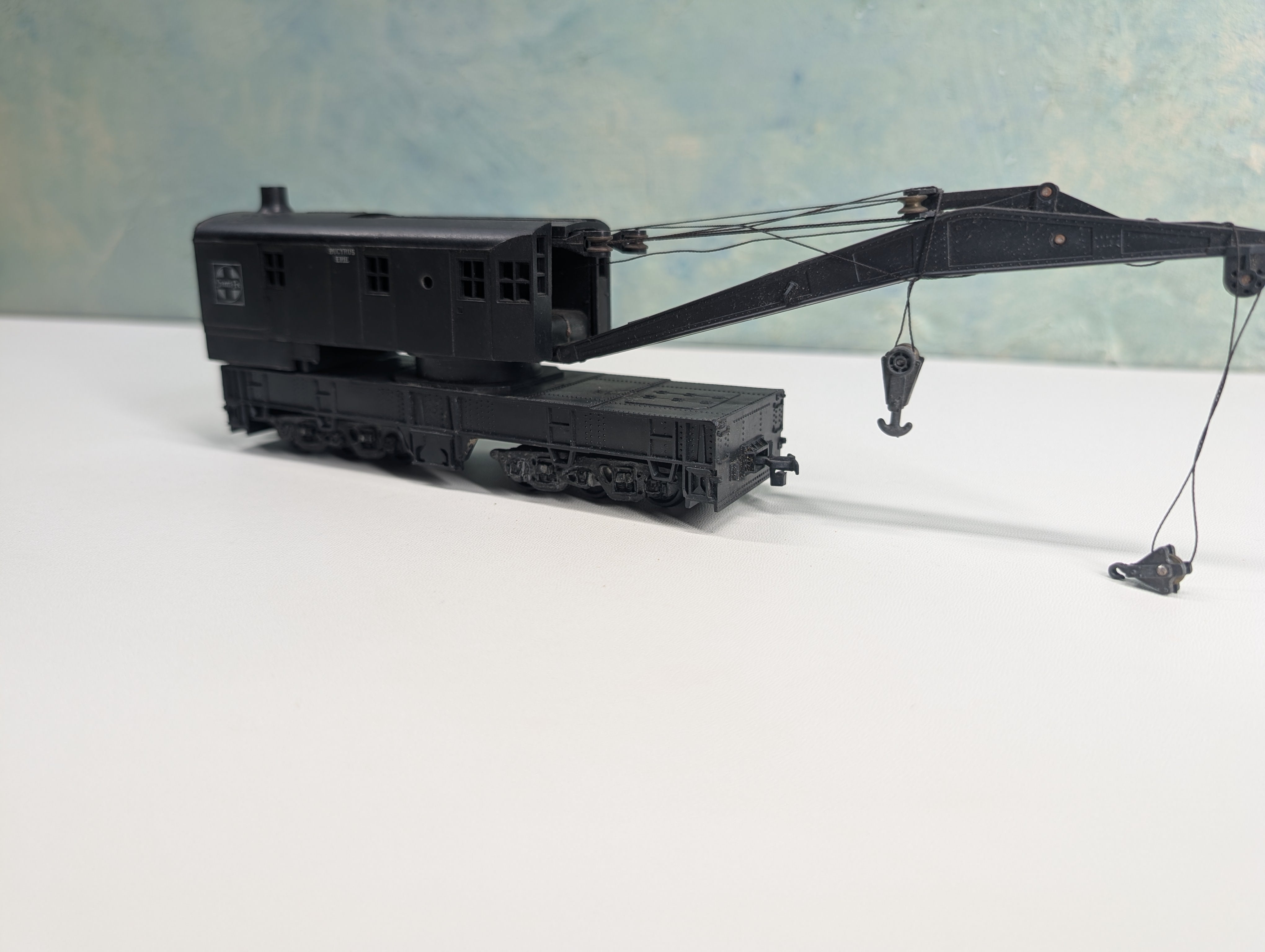 USED Athearn HO Scale 200 Ton Wrecking Crane Santa Fe ATSF