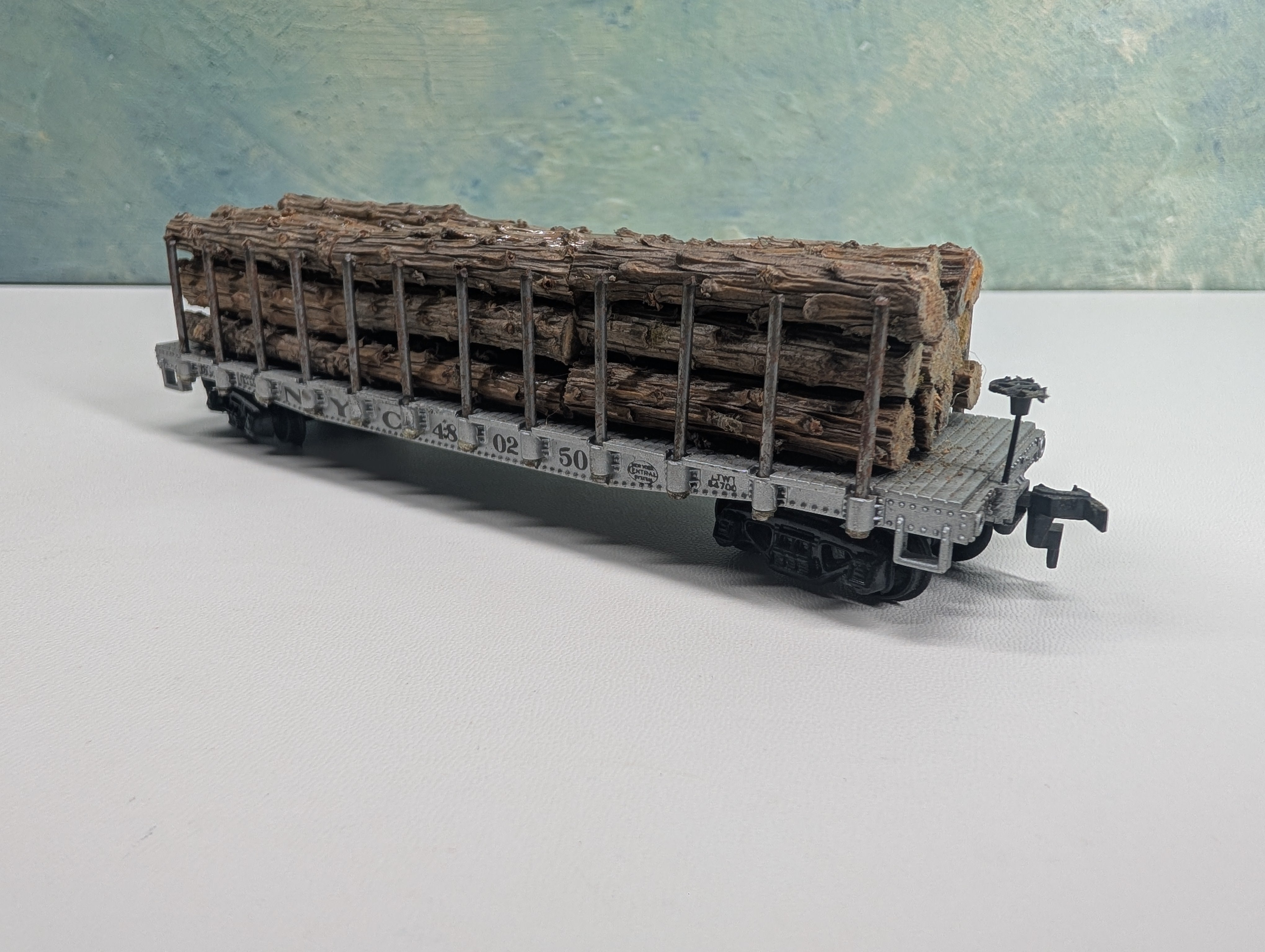 USED Varney HO Scale 40 Flat Car w/ Custom Log Load New York Central NYC #480250