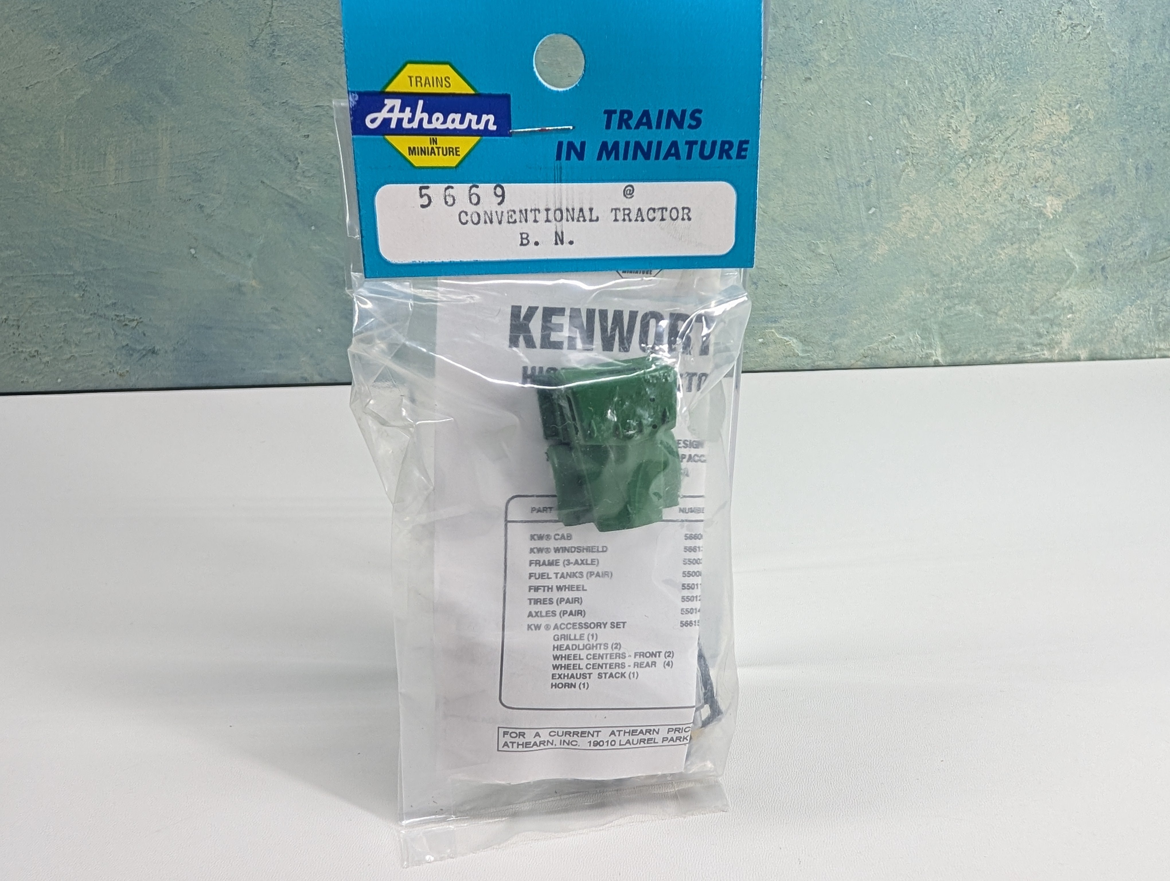 Athearn 5669 HO Scale Conventional Tractor Burlington Northern