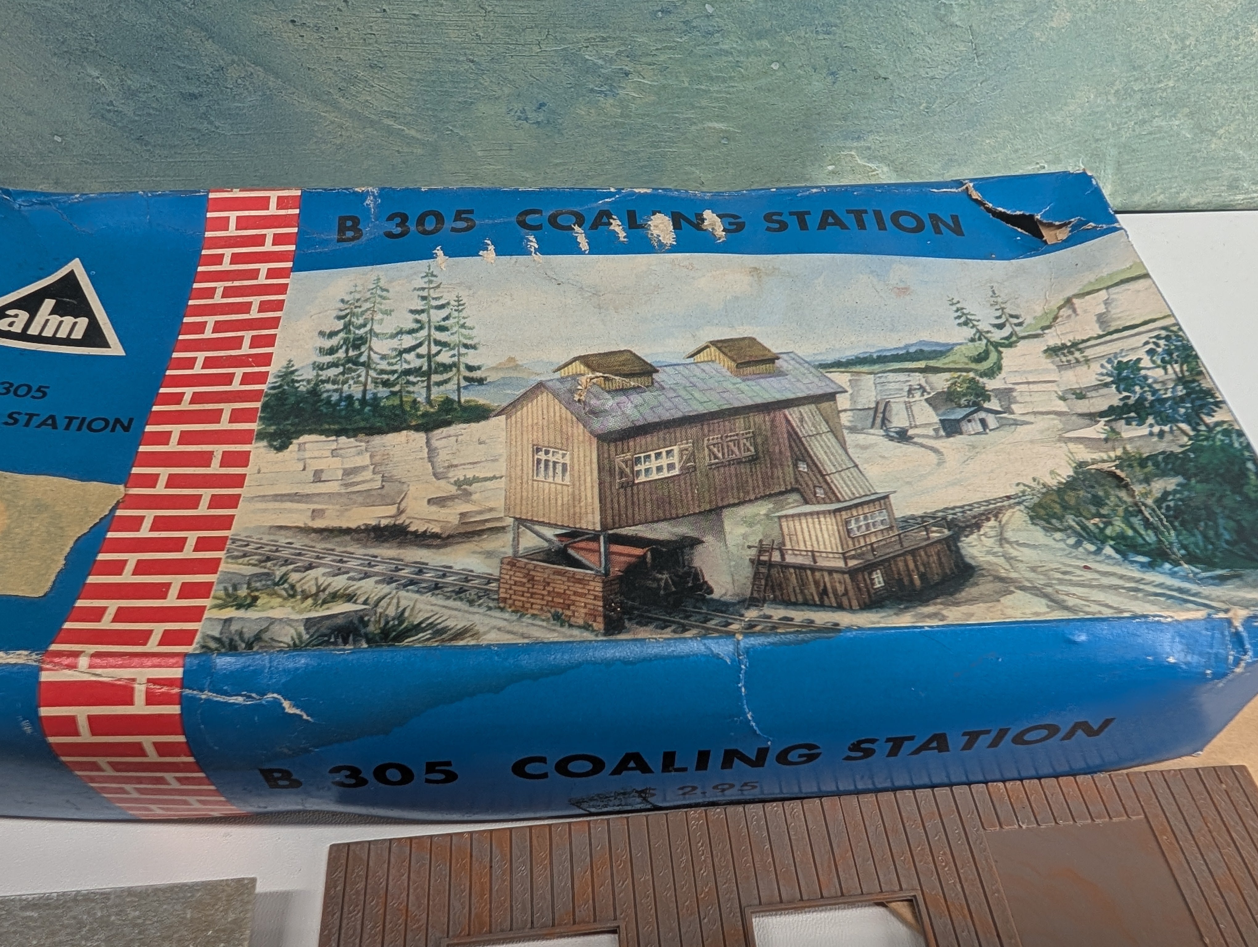 USED AHM B305 HO Scale Coaling Station KIT