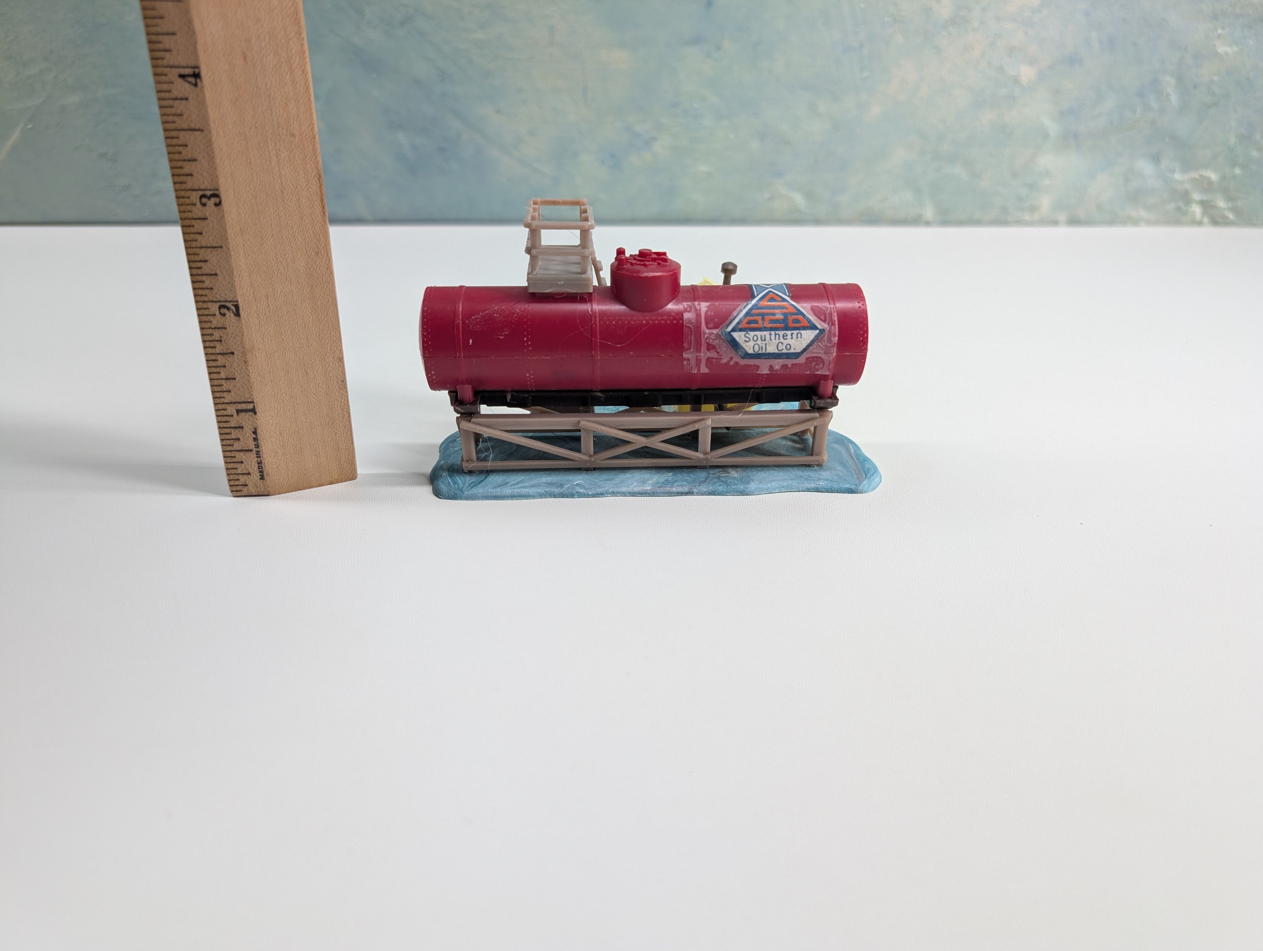 USED HO Scale Oil Facility