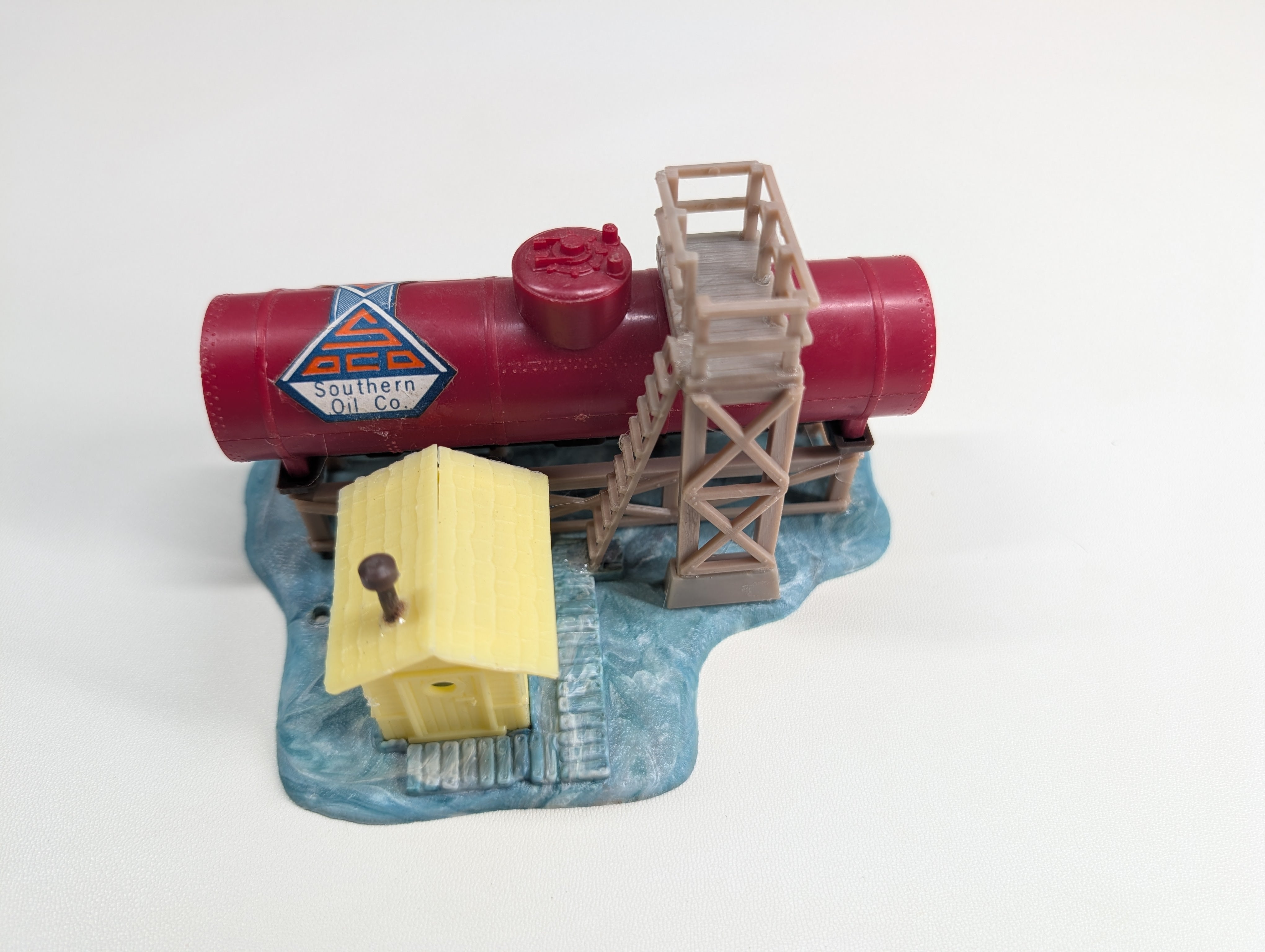 USED HO Scale Oil Facility