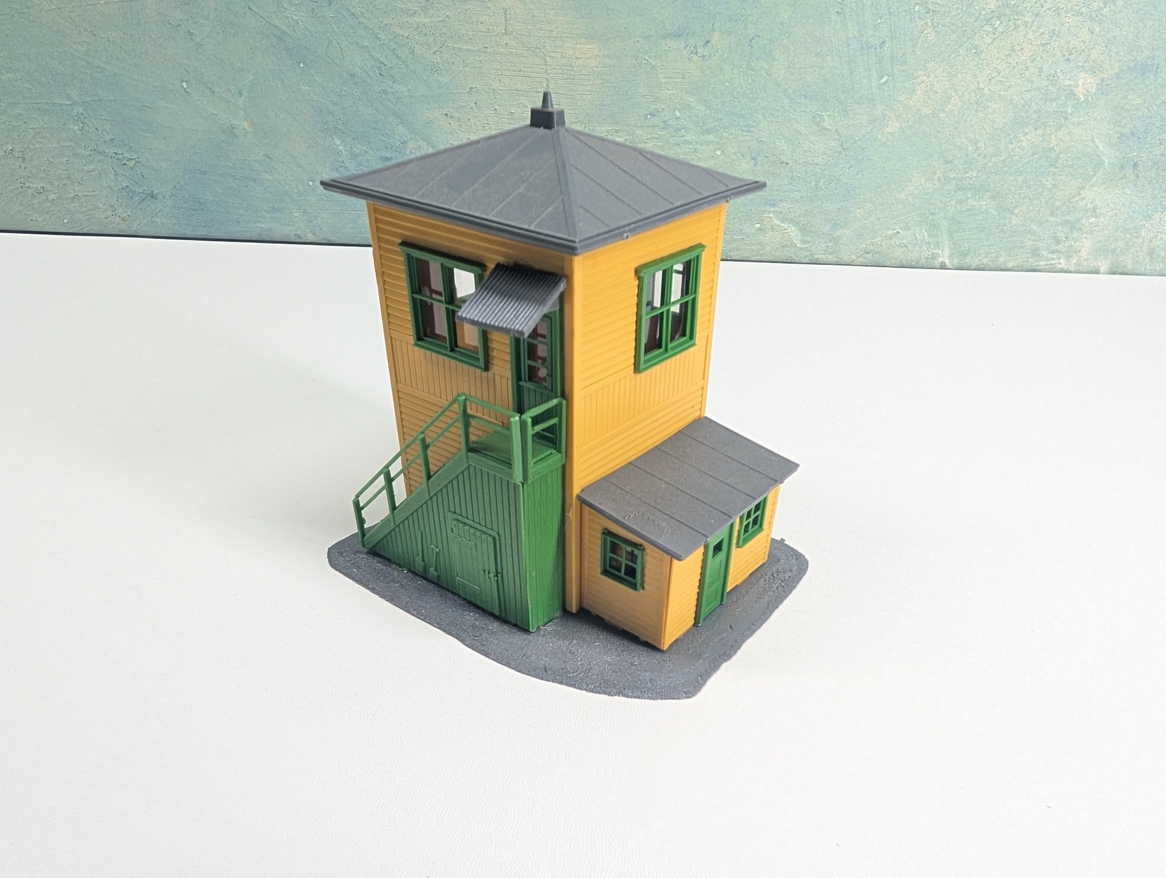 USED Tyco HO Scale Signal Tower