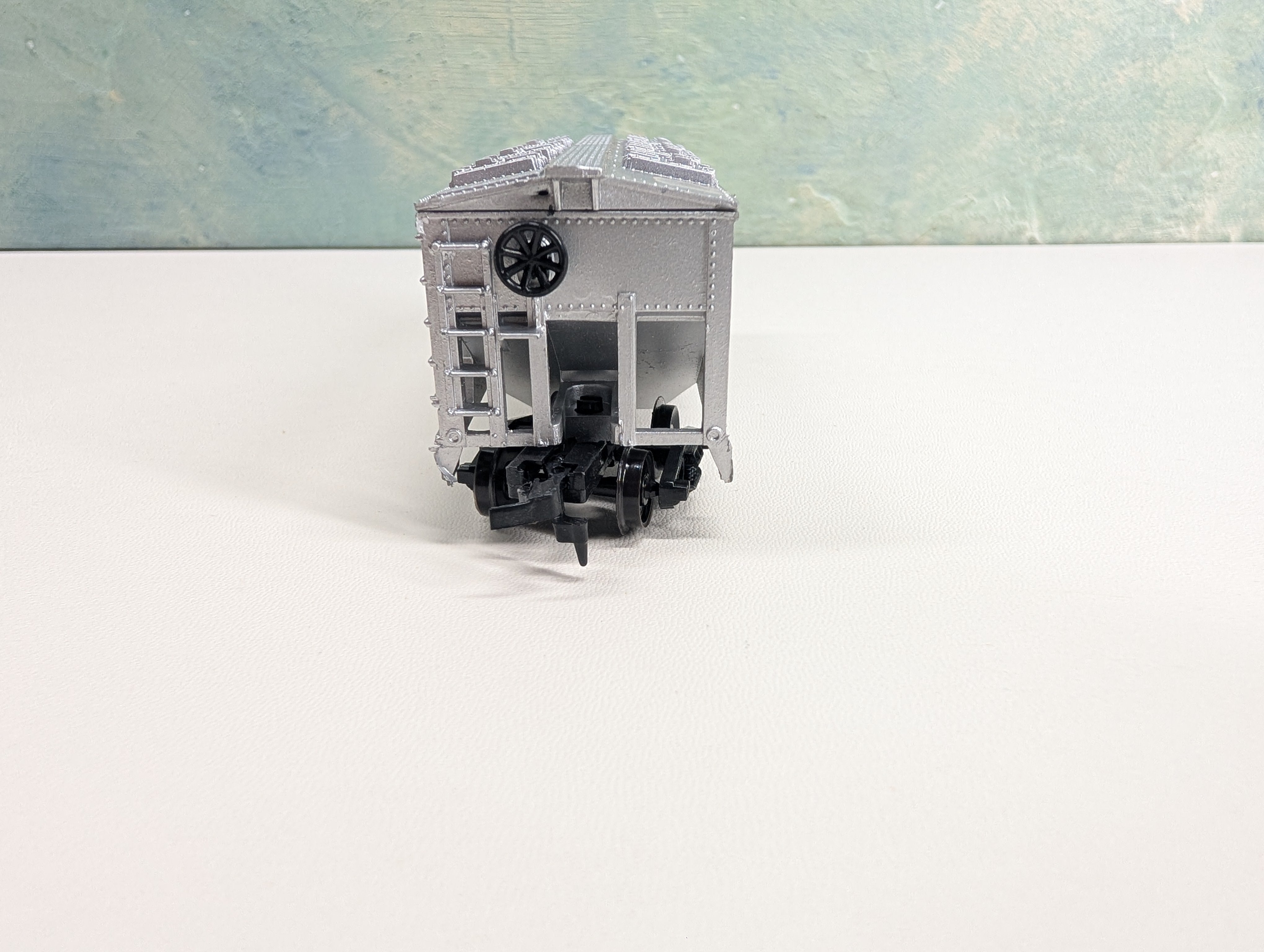 USED Life-Like HO Scale 2 Bay Covered Hopper Napierville Junction NJ #311