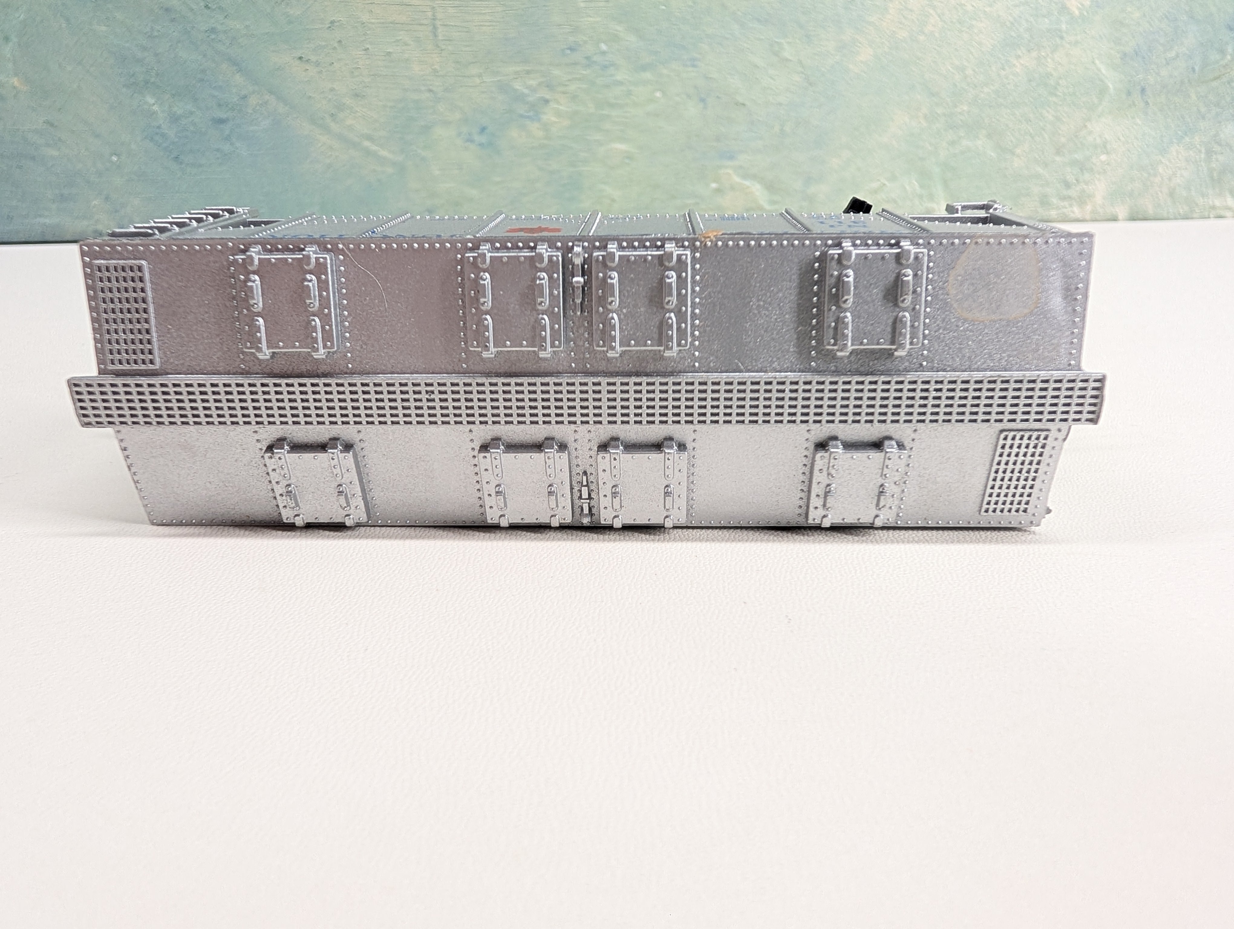 USED Life-Like HO Scale 2 Bay Covered Hopper Napierville Junction NJ #311