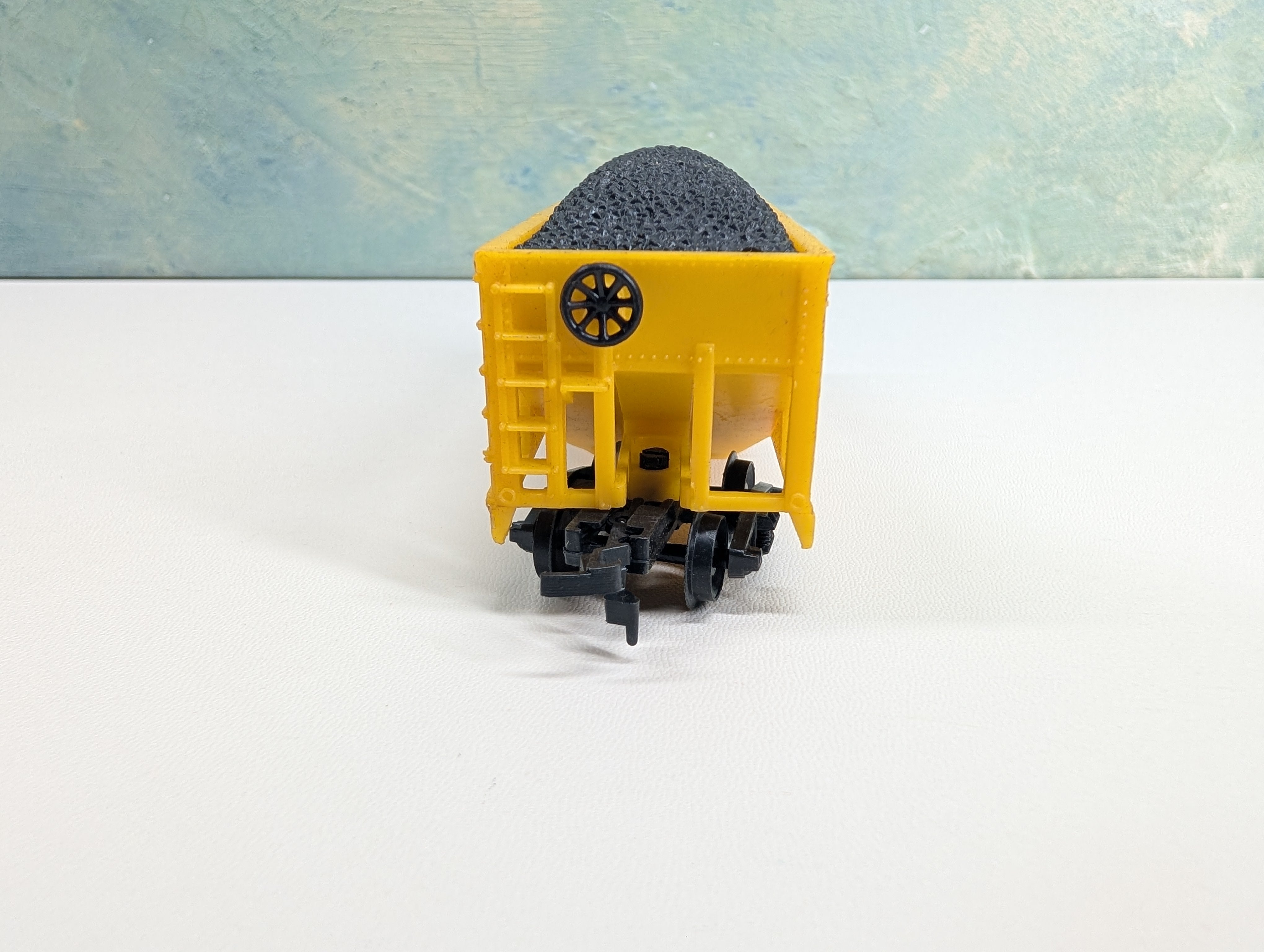 USED Life-Like HO Scale 2 Bay Hopper w/ Coal Load Union Pacific UP #32100