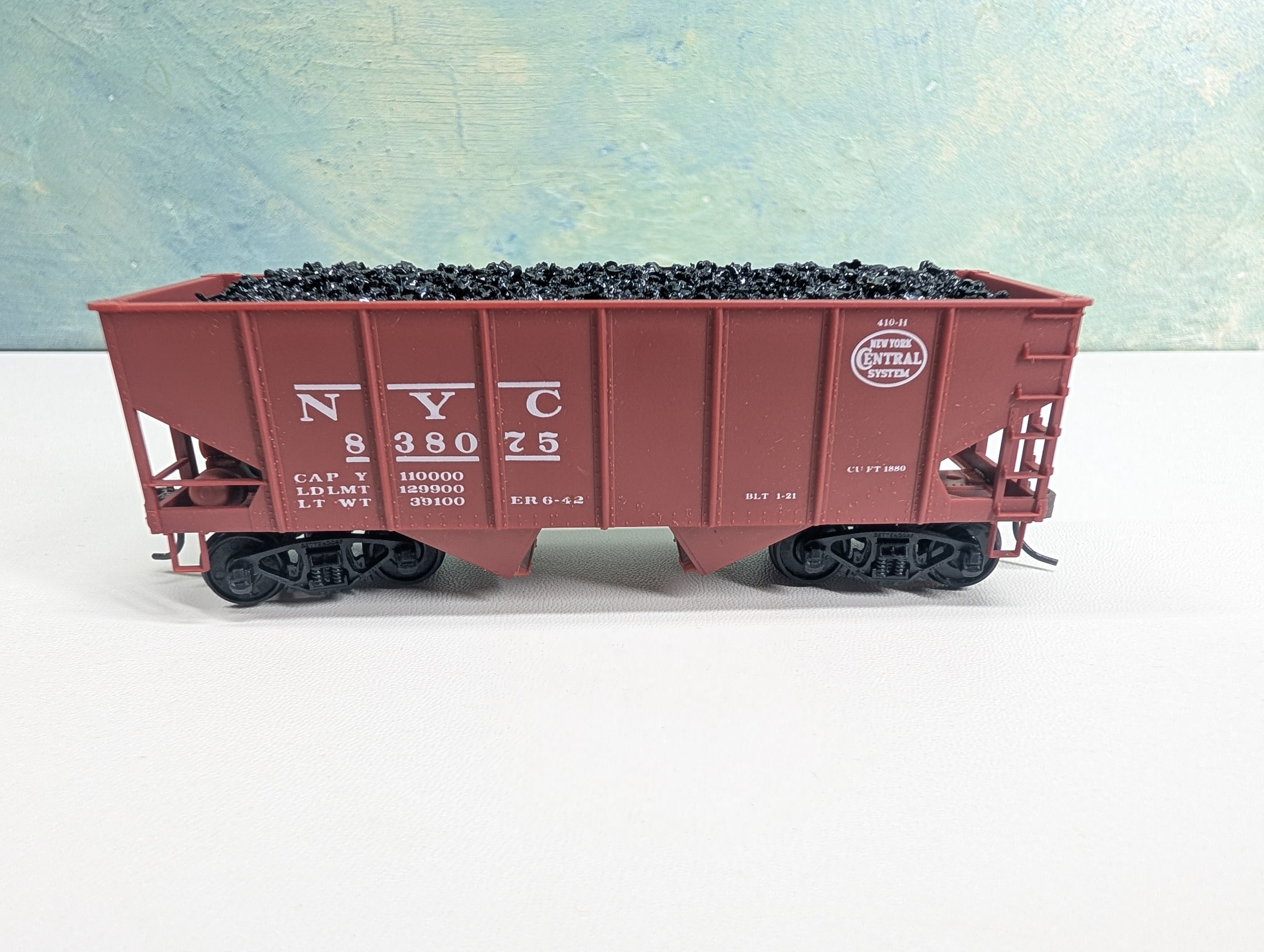 USED Accurail HO Scale 55 Ton 2 Bay Hopper New York Central NYC #838075 w/ Coal Load