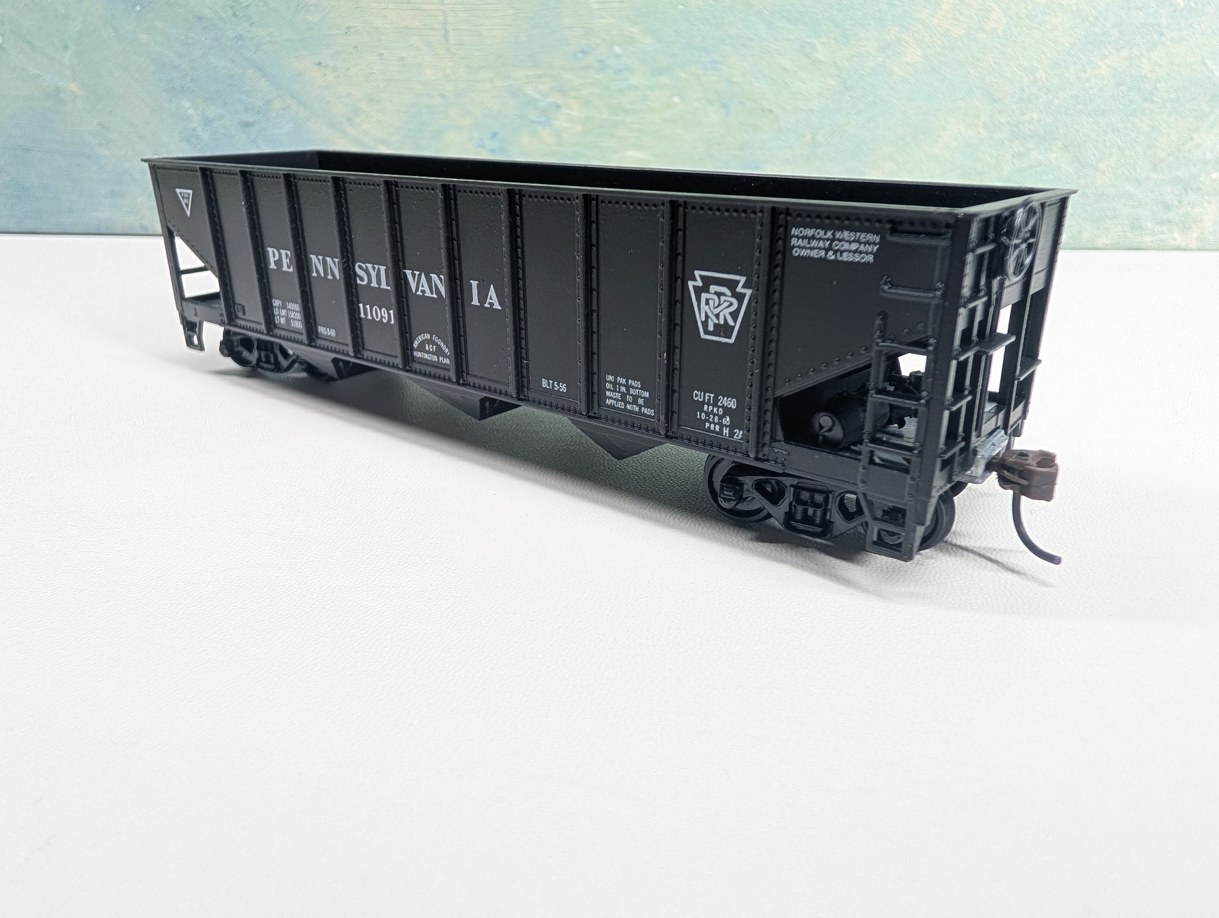USED Roundhouse HO Scale 70 Ton 3 Bay Hopper Pennsylvania PRR #11091