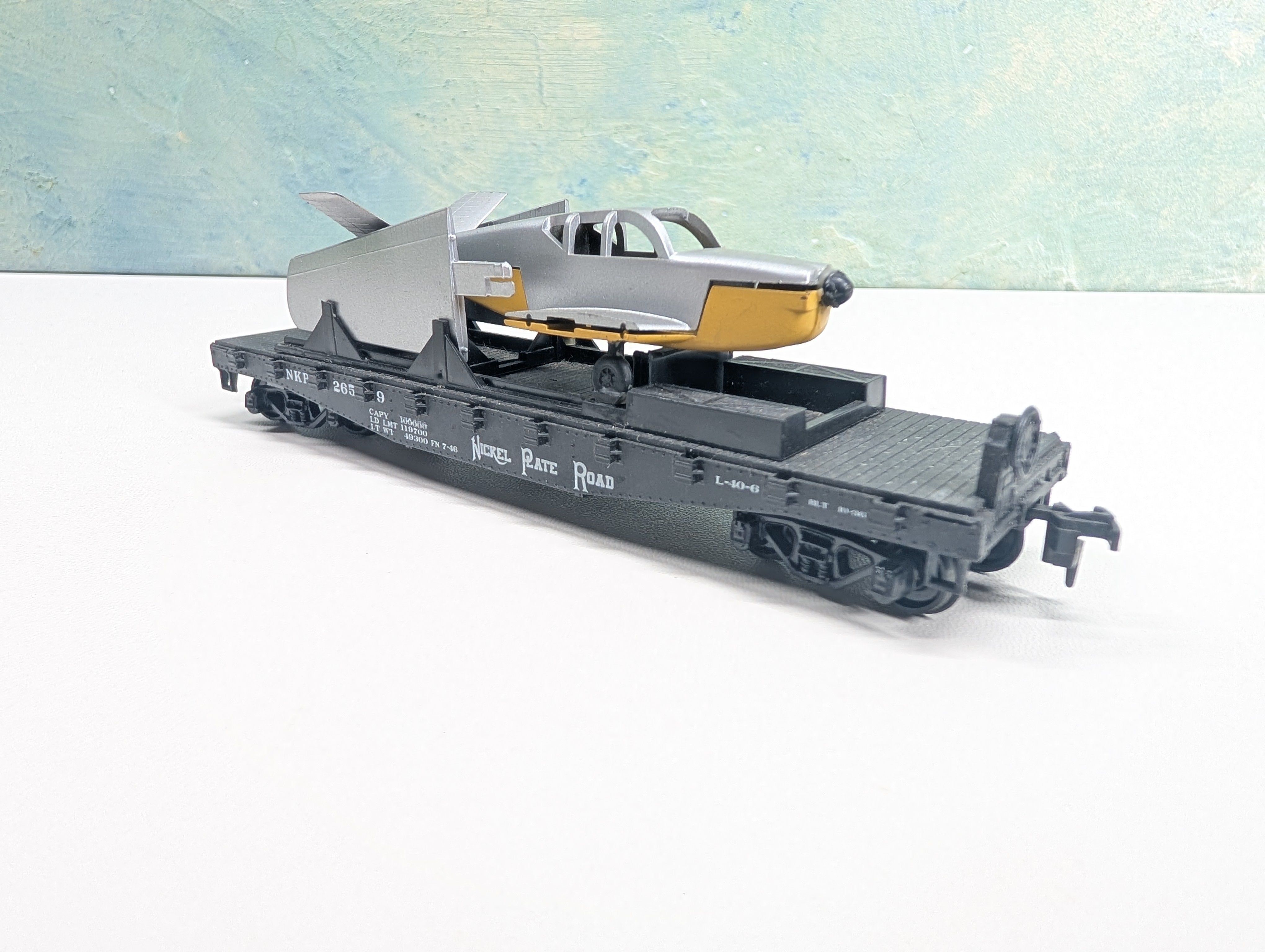 USED Athearn HO Scale 40' Flat Car w/ Air Plane Nickel Plate Road NKP #2659