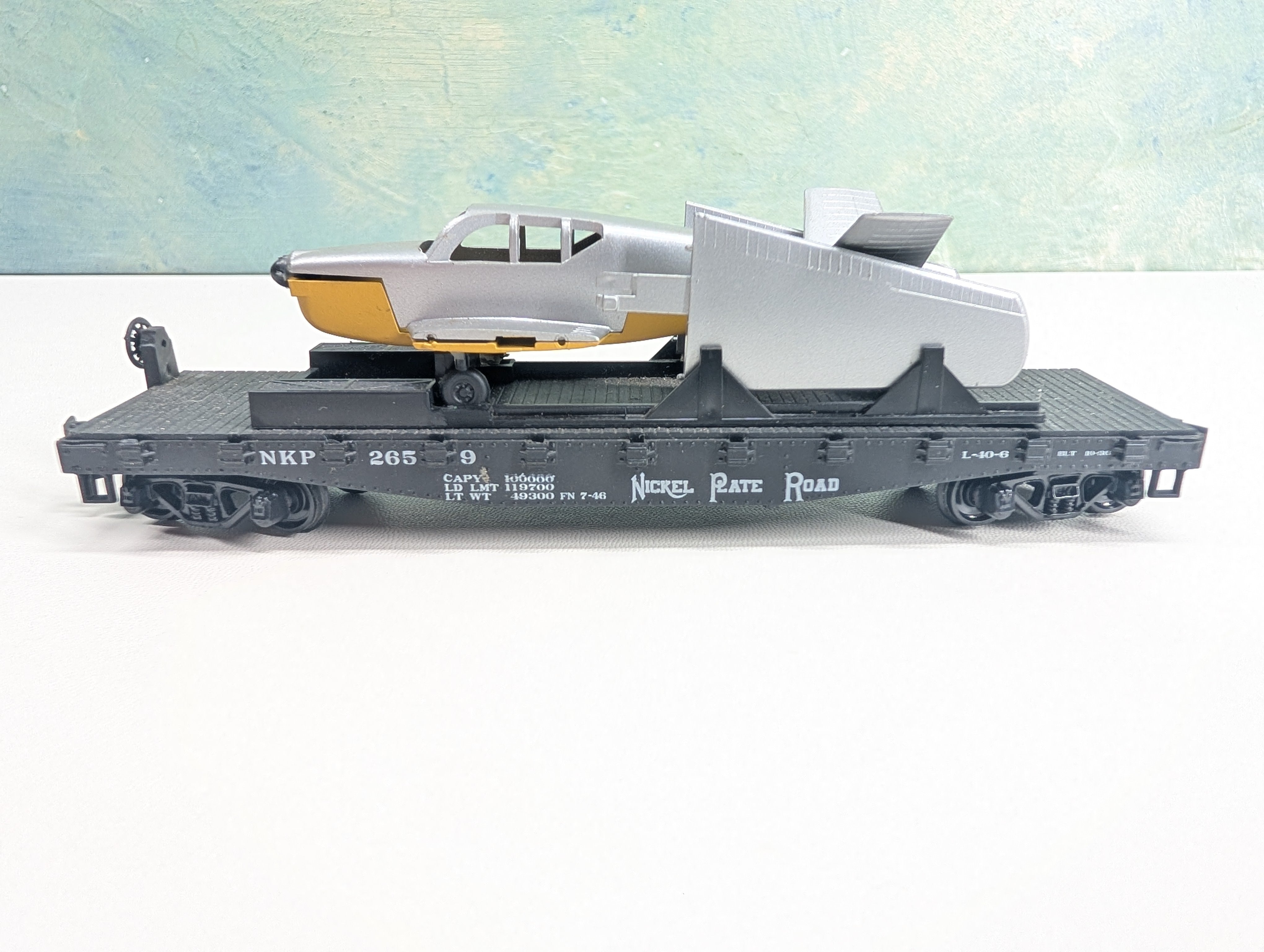 USED Athearn HO Scale 40' Flat Car w/ Air Plane Nickel Plate Road NKP #2659