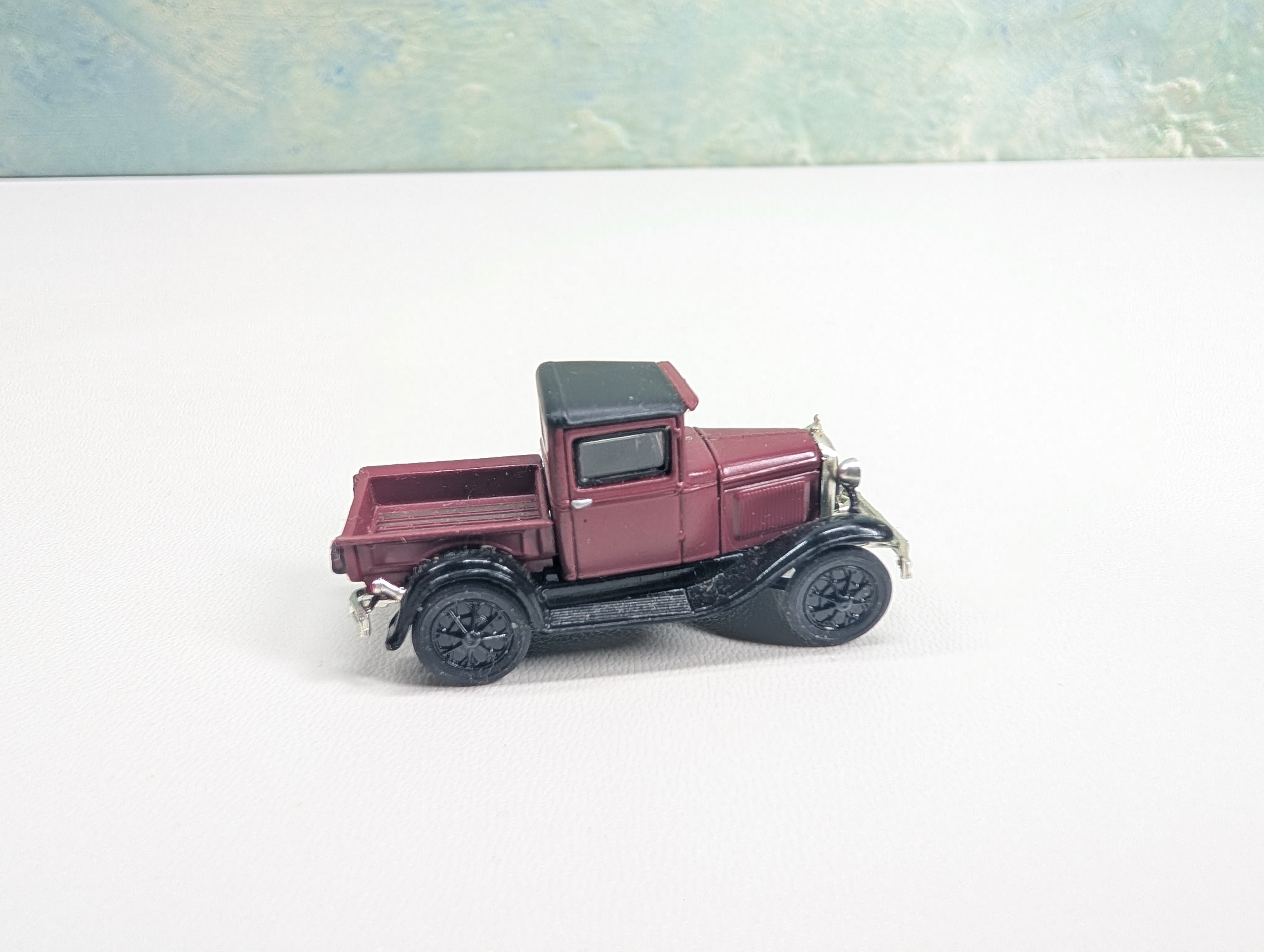 USED Athearn 26421 HO Scale Ford Model A Pick-Up Truck, Burgundy