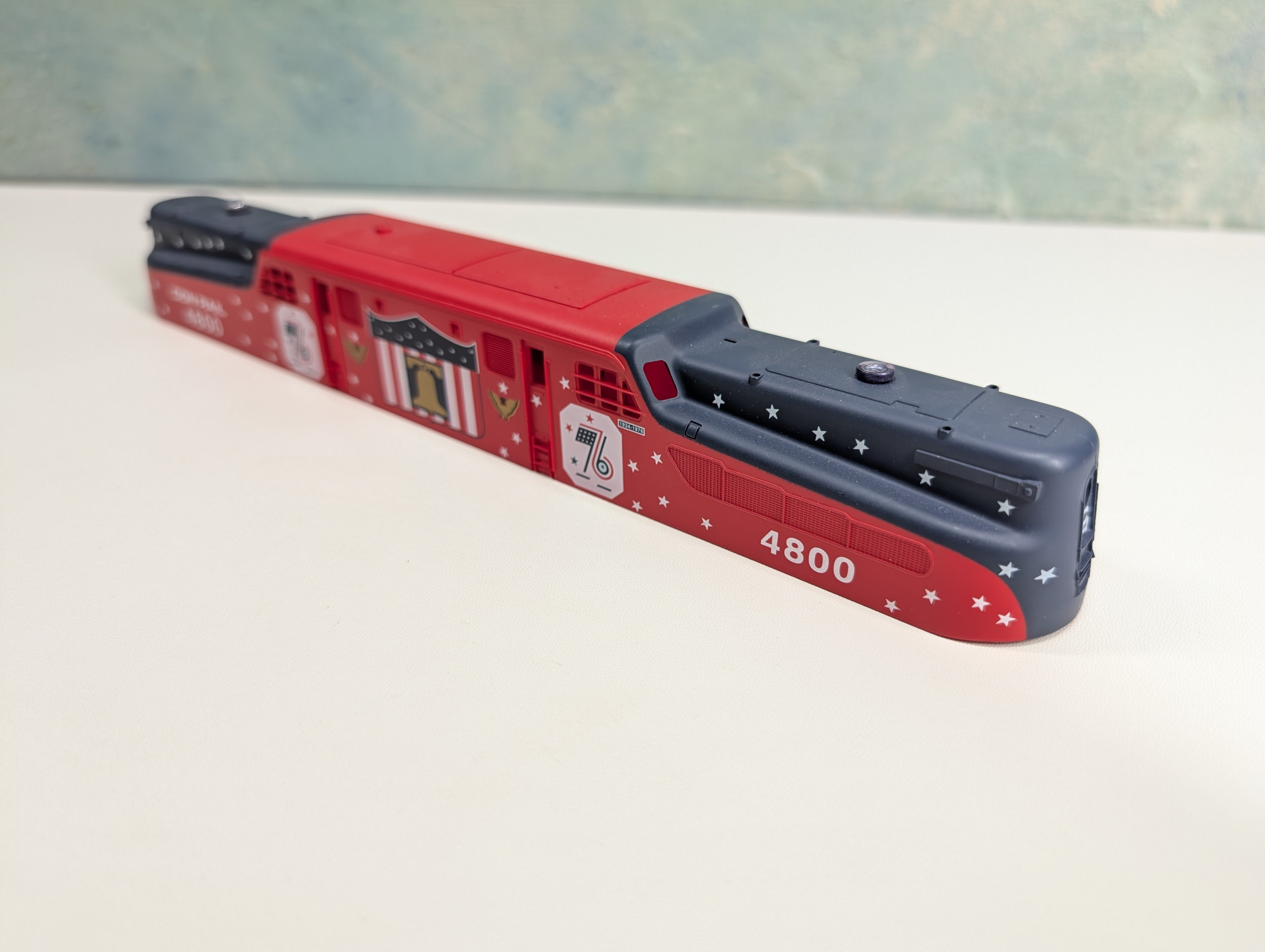USED IHC HO Scale GG1 Electric Locomotive Shell Only, Spirit of '76 Conrail #4800