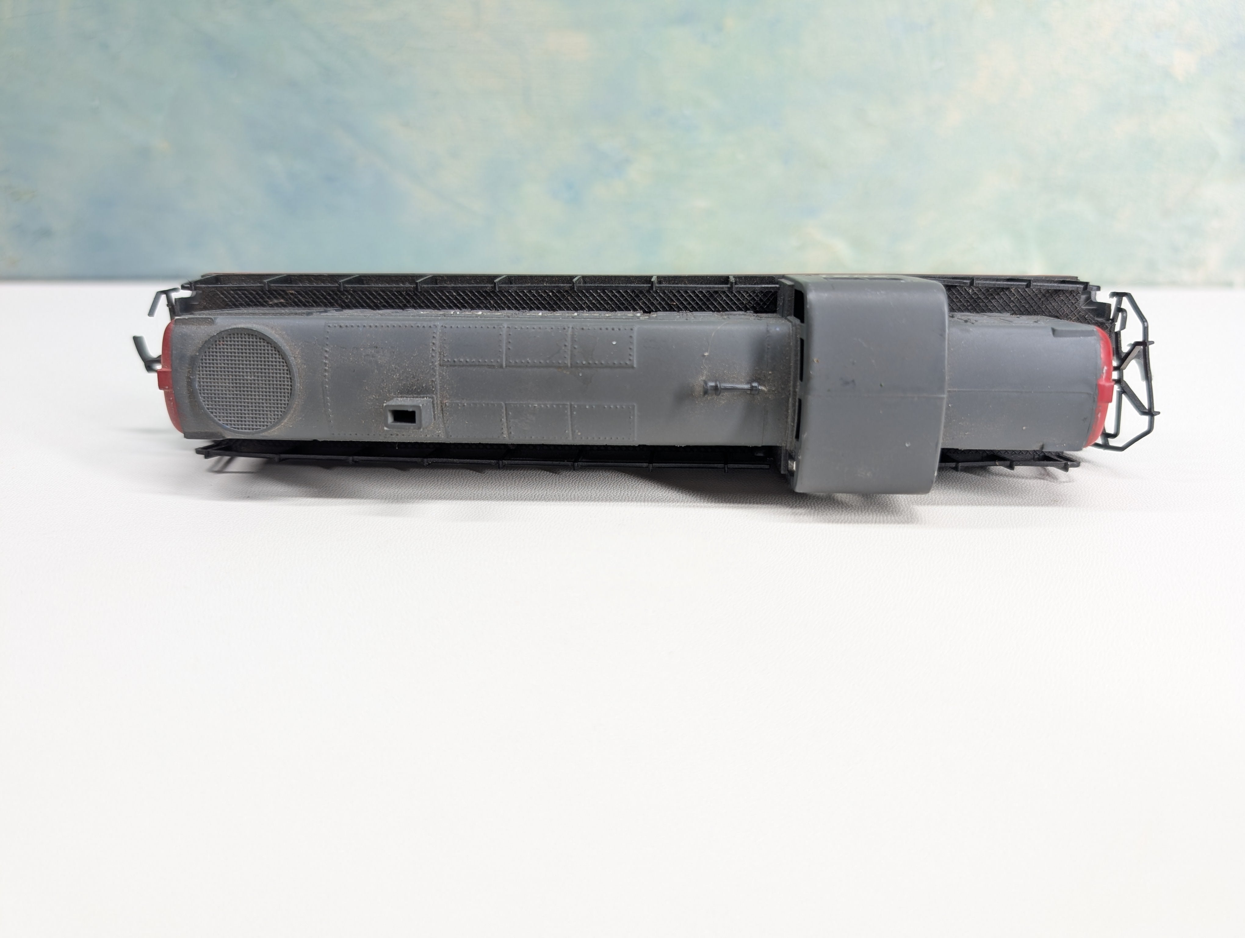 USED AHM HO Scale Unpowered RS-2 Diesel Locomotive Southern Pacific #2061