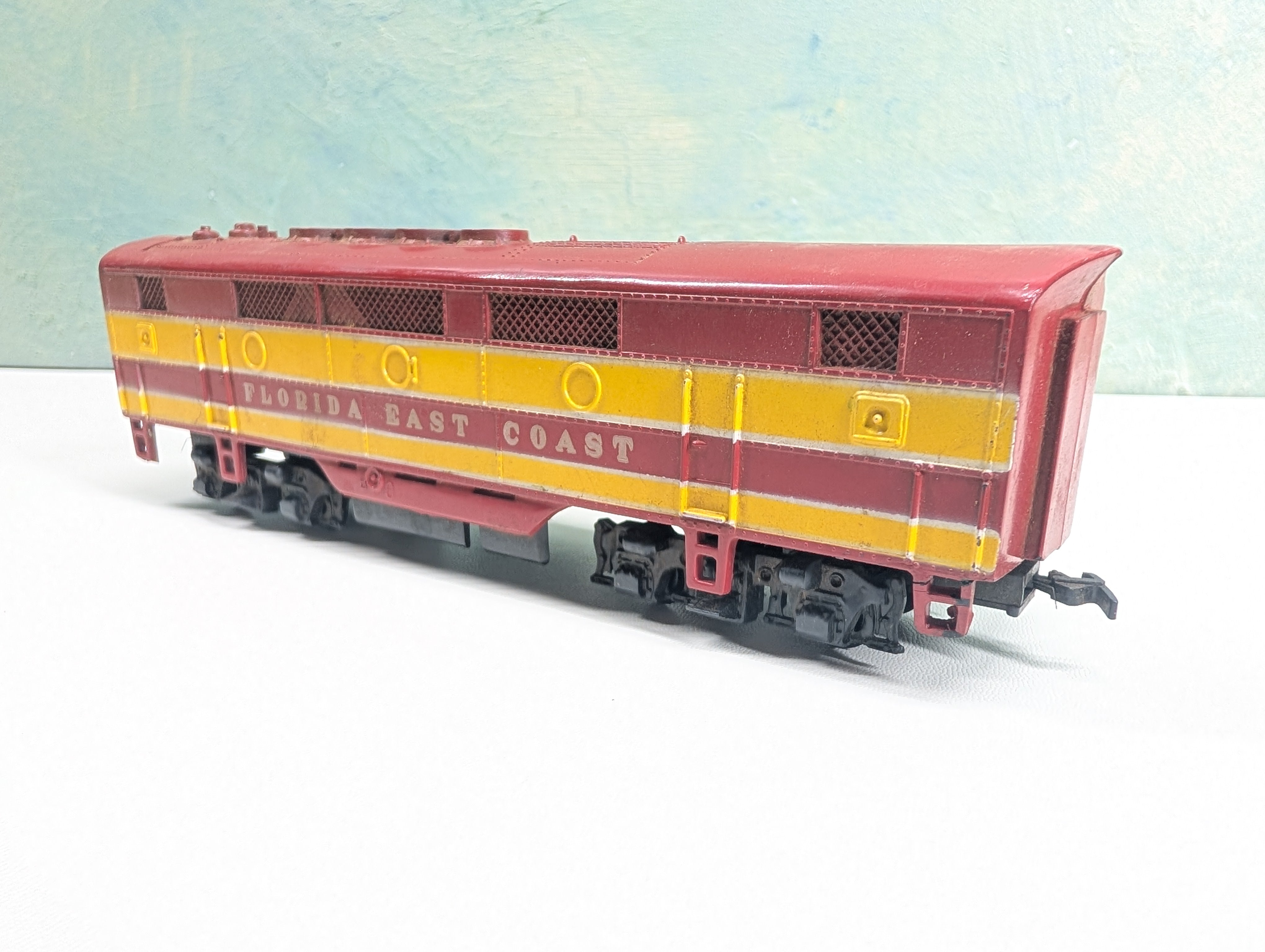 USED Athearn HO Scale Unpowered B Unit Florida East Coast