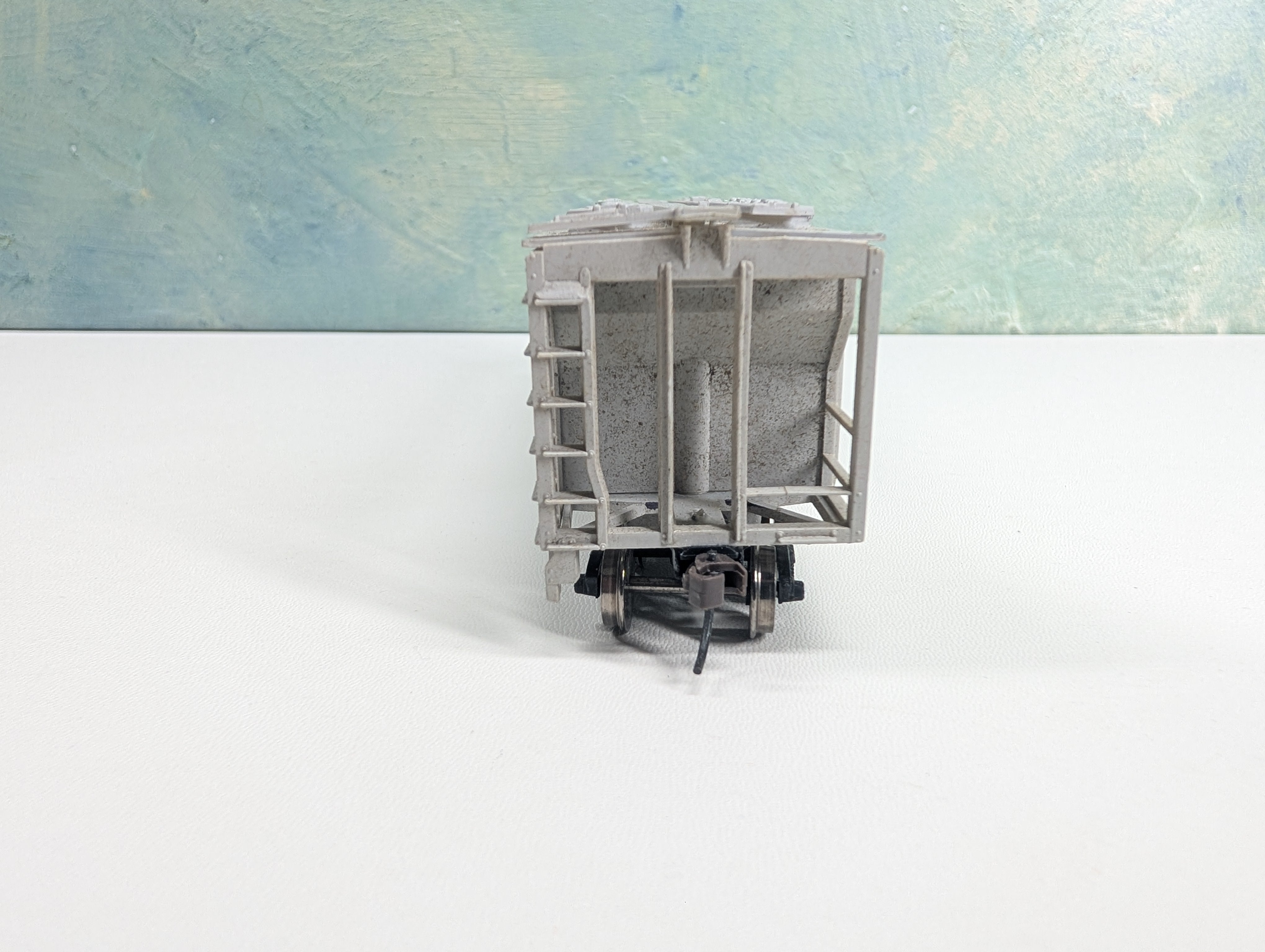 USED HO Scale 3 Bay Covered Hopper North American NAHX #59236 Metal Wheels