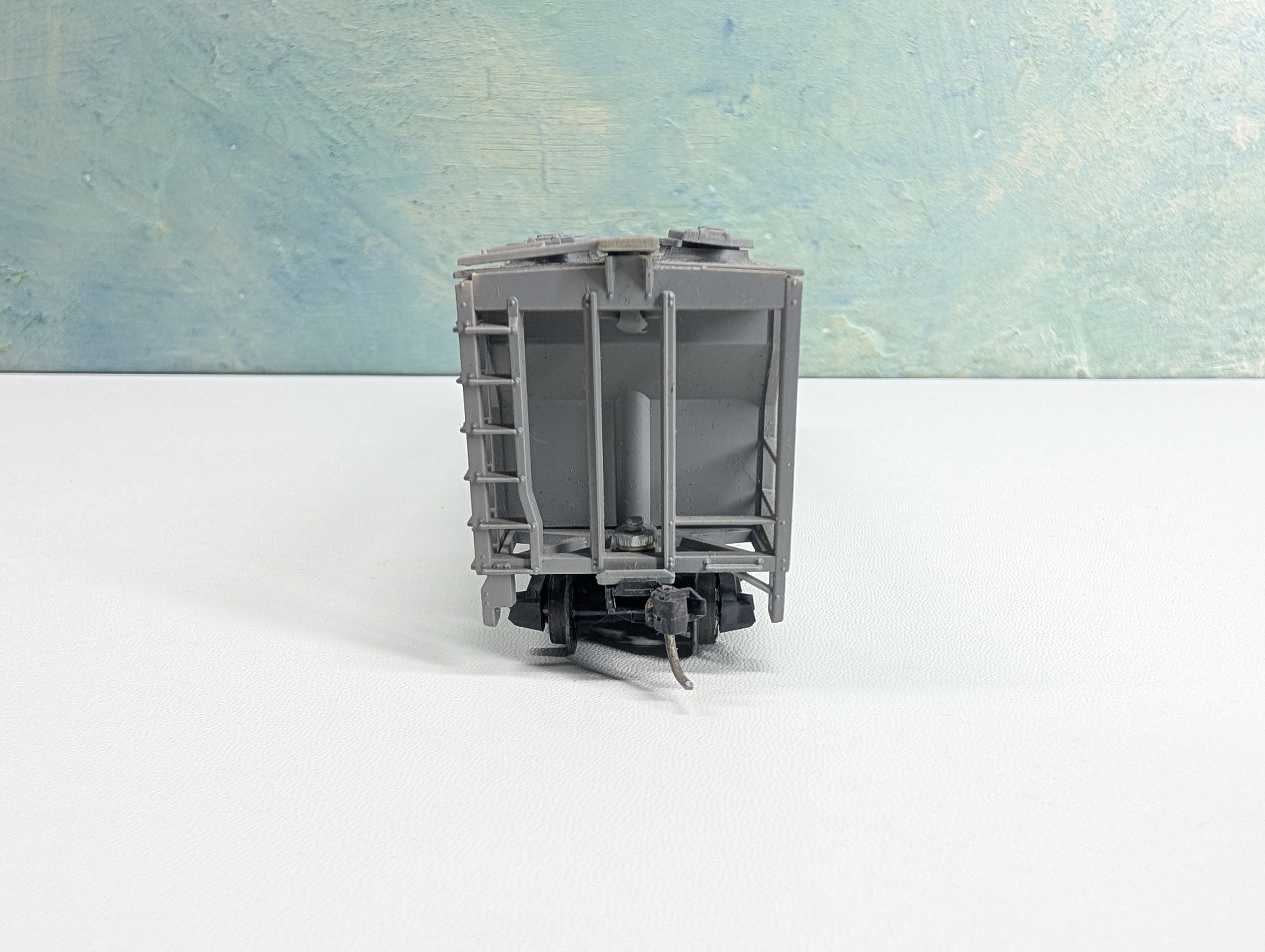 USED HO Scale 3 Bay Covered Hopper Norfolk & Western N&W #76560