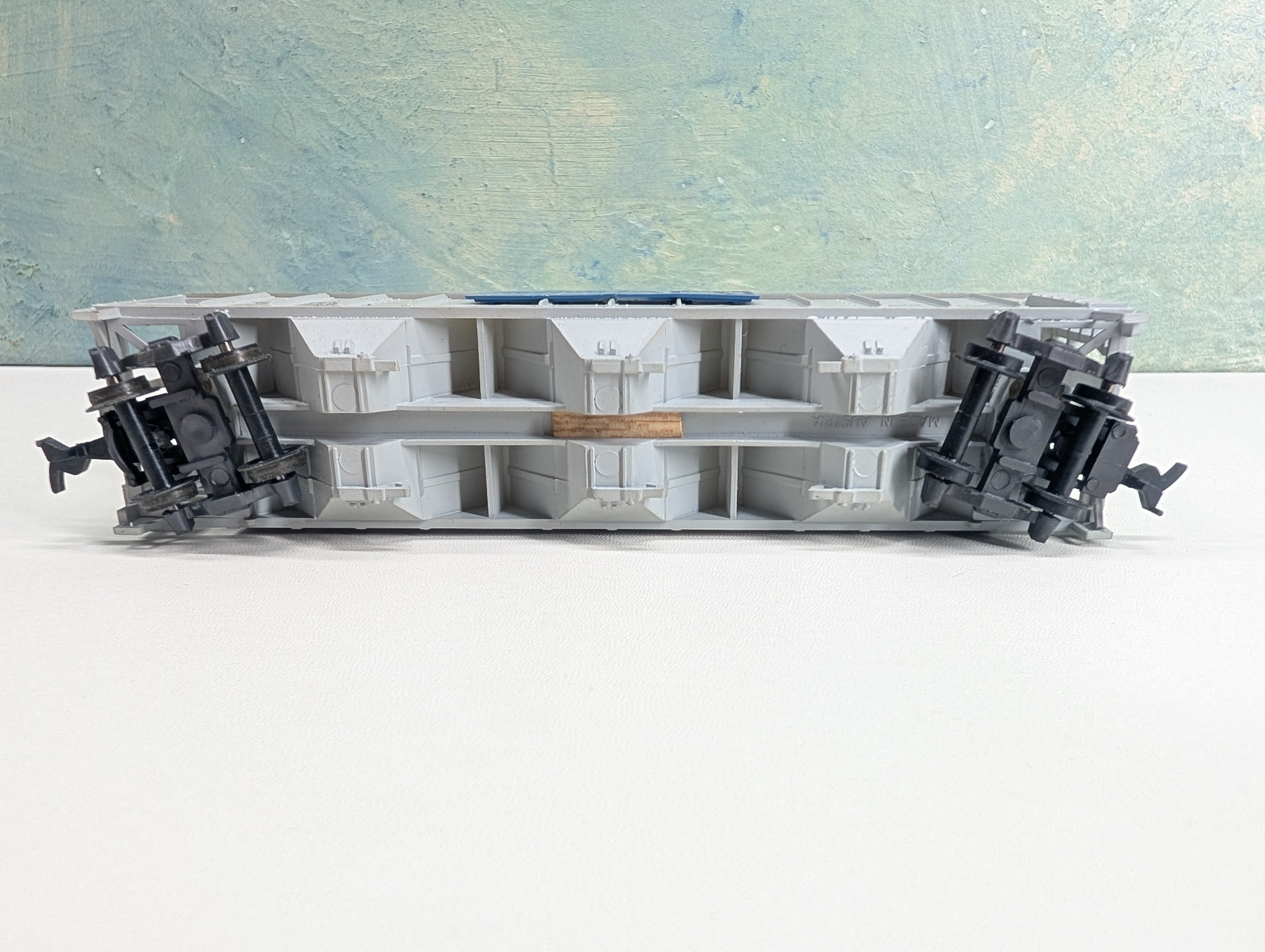 USED HO Scale 3 Bay Covered Hopper Florida Tile NAHX #59236