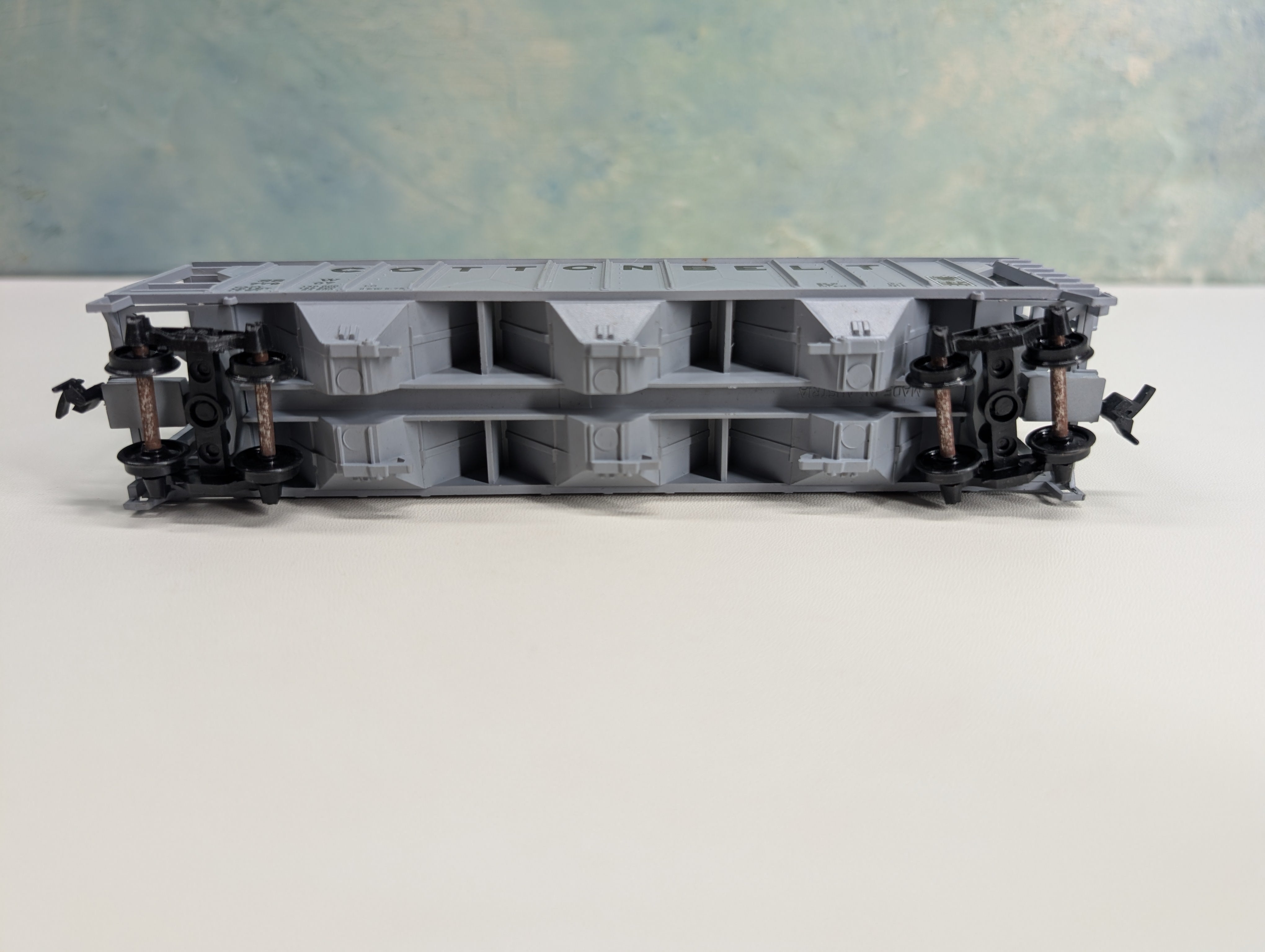 USED HO Scale 3 Bay Covered Hopper Cotton Belt SSW #77907