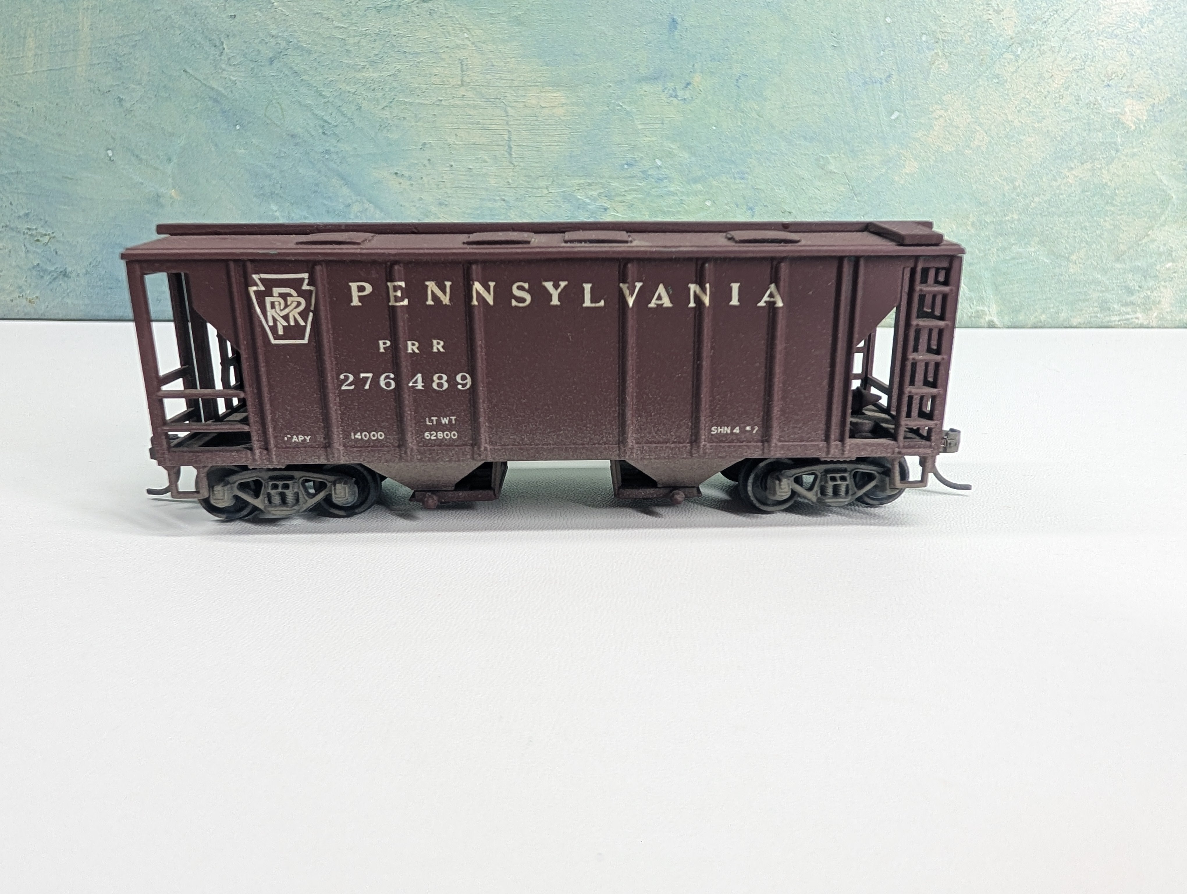 USED Roundhouse HO Scale 2 Bay Covered Hopper Pennsylvania PRR #276489 Weathered
