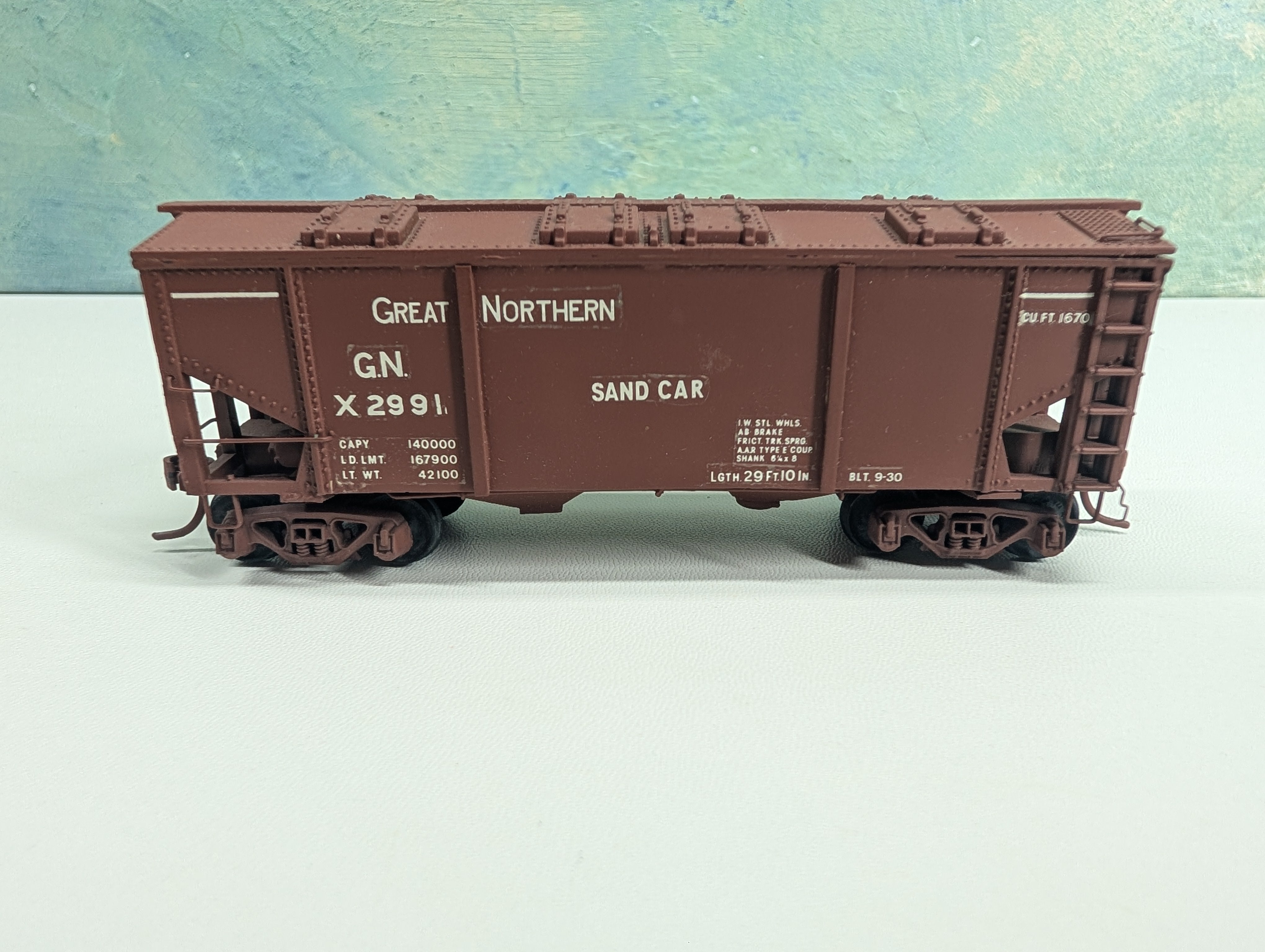 USED HO Scale 2 Bay Covered Hopper, Sand Car Great Northern GN #X2991 Decal, Metal Wheels