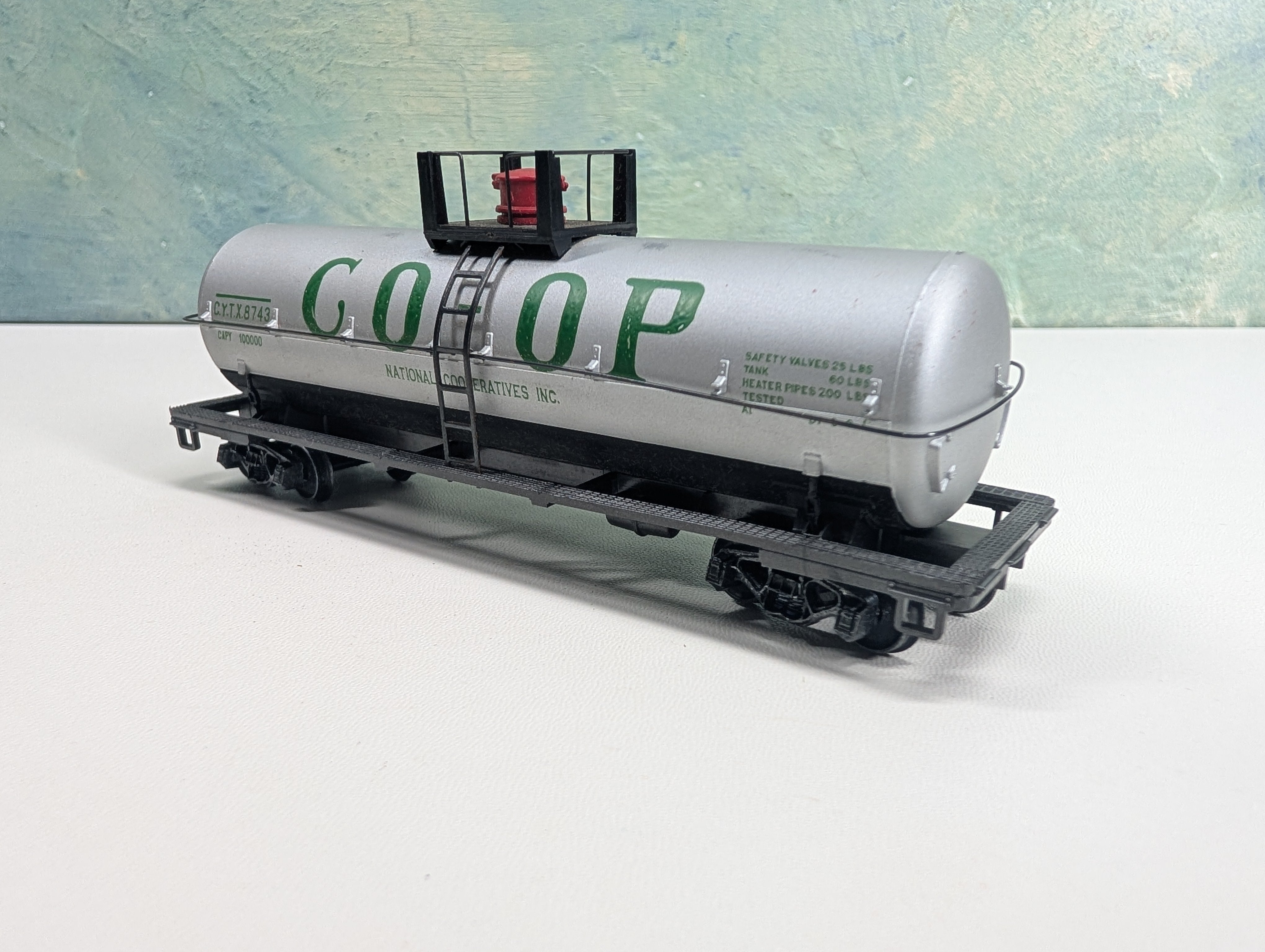 USED Rivarossi HO Scale Tank Car CO-OP CYTX #8743 Metal Wheels