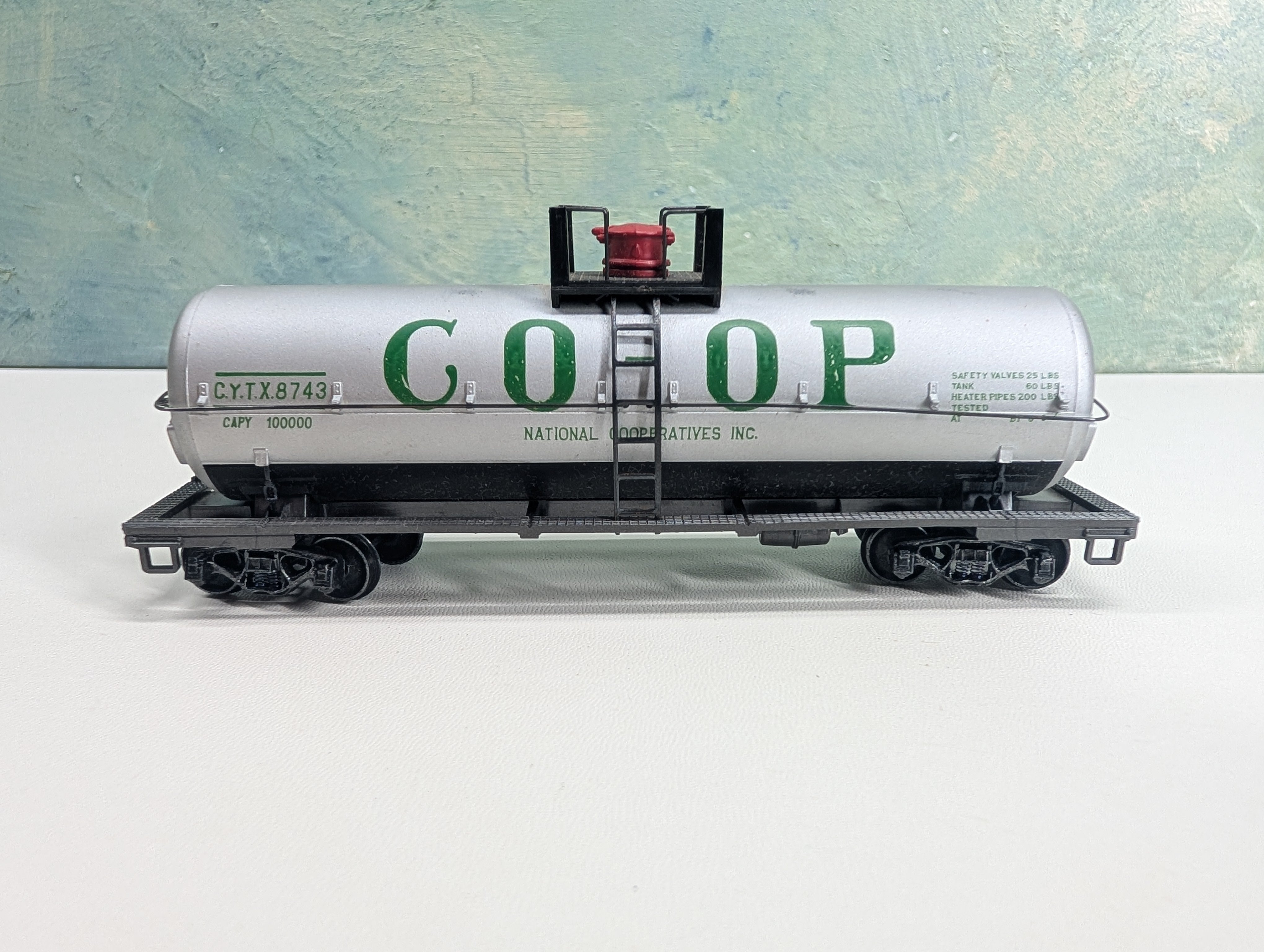 USED Rivarossi HO Scale Tank Car CO-OP CYTX #8743 Metal Wheels