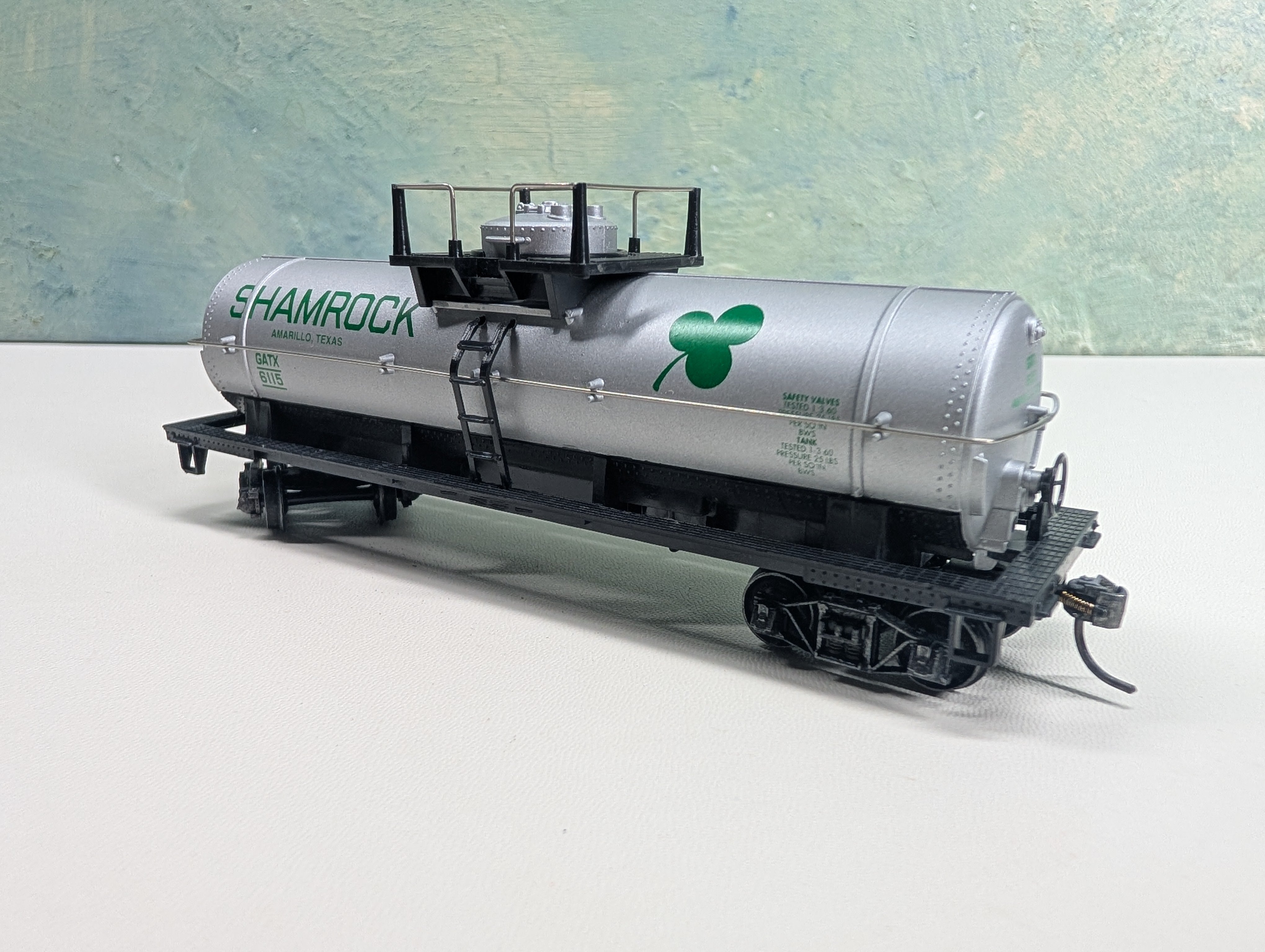 USED HO Scale Tank Car Shamrock GATX #6115 Metal Wheels
