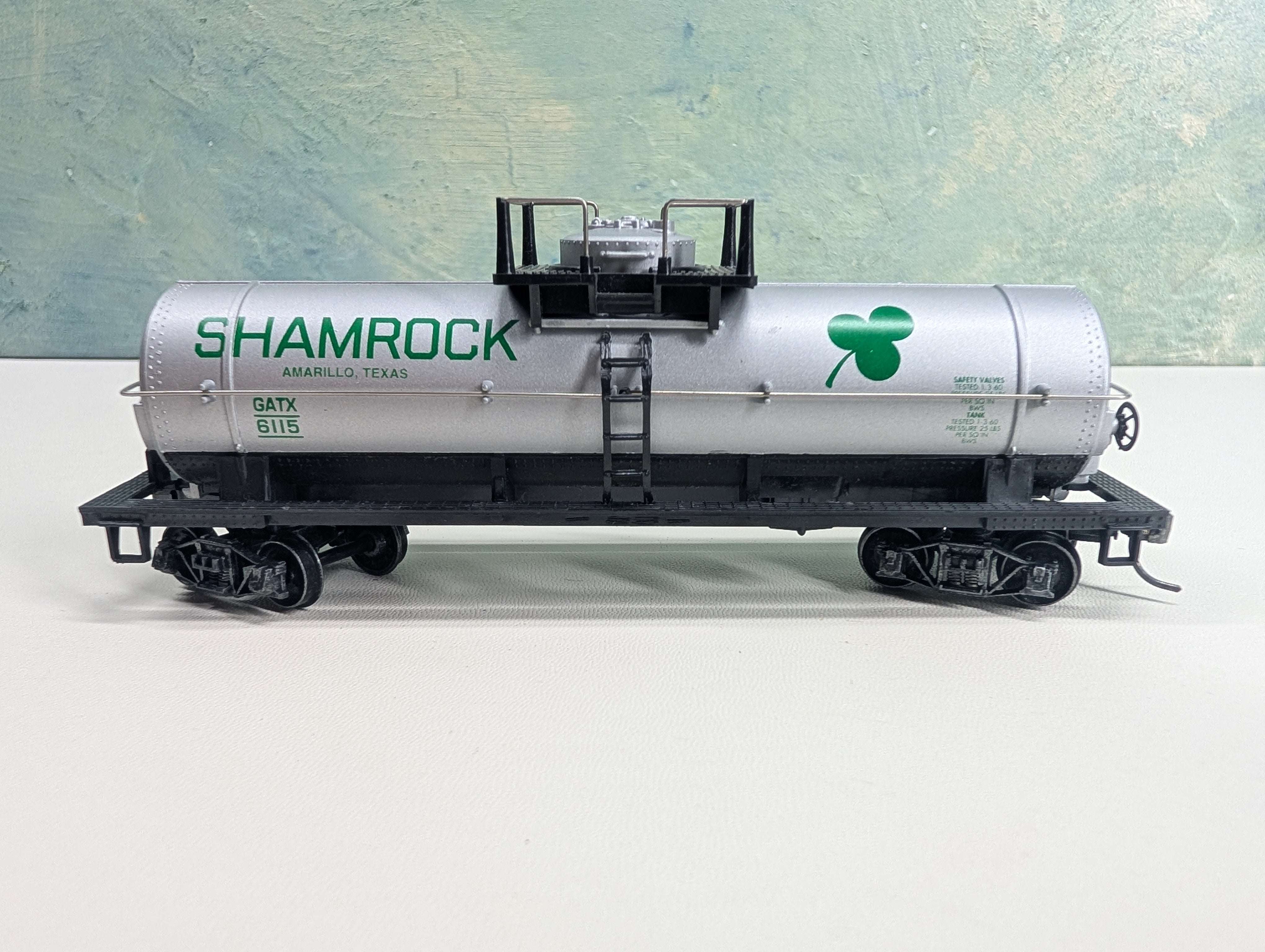 USED HO Scale Tank Car Shamrock GATX #6115 Metal Wheels