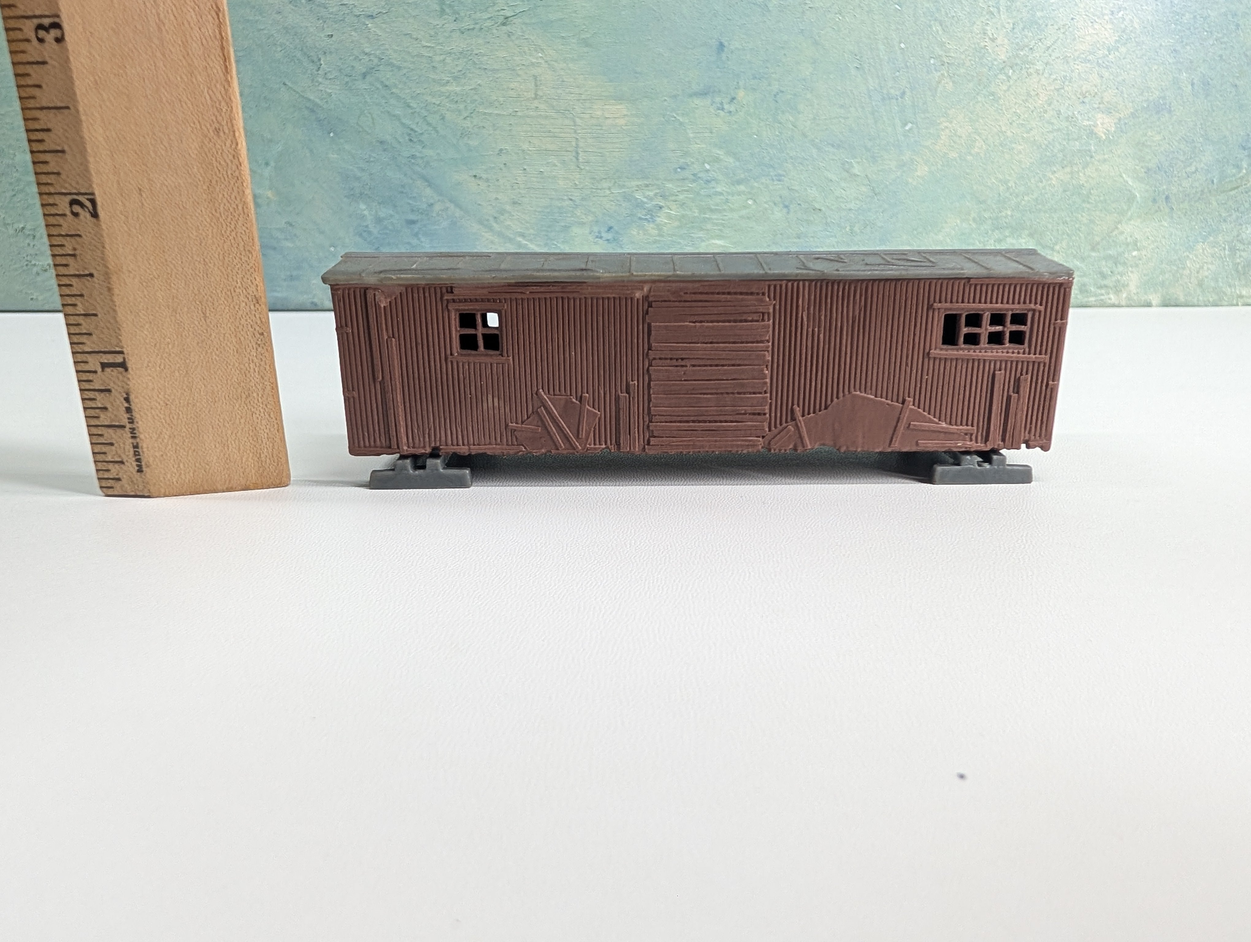 USED HO Scale Dark Brown Railroad Work Crew Car