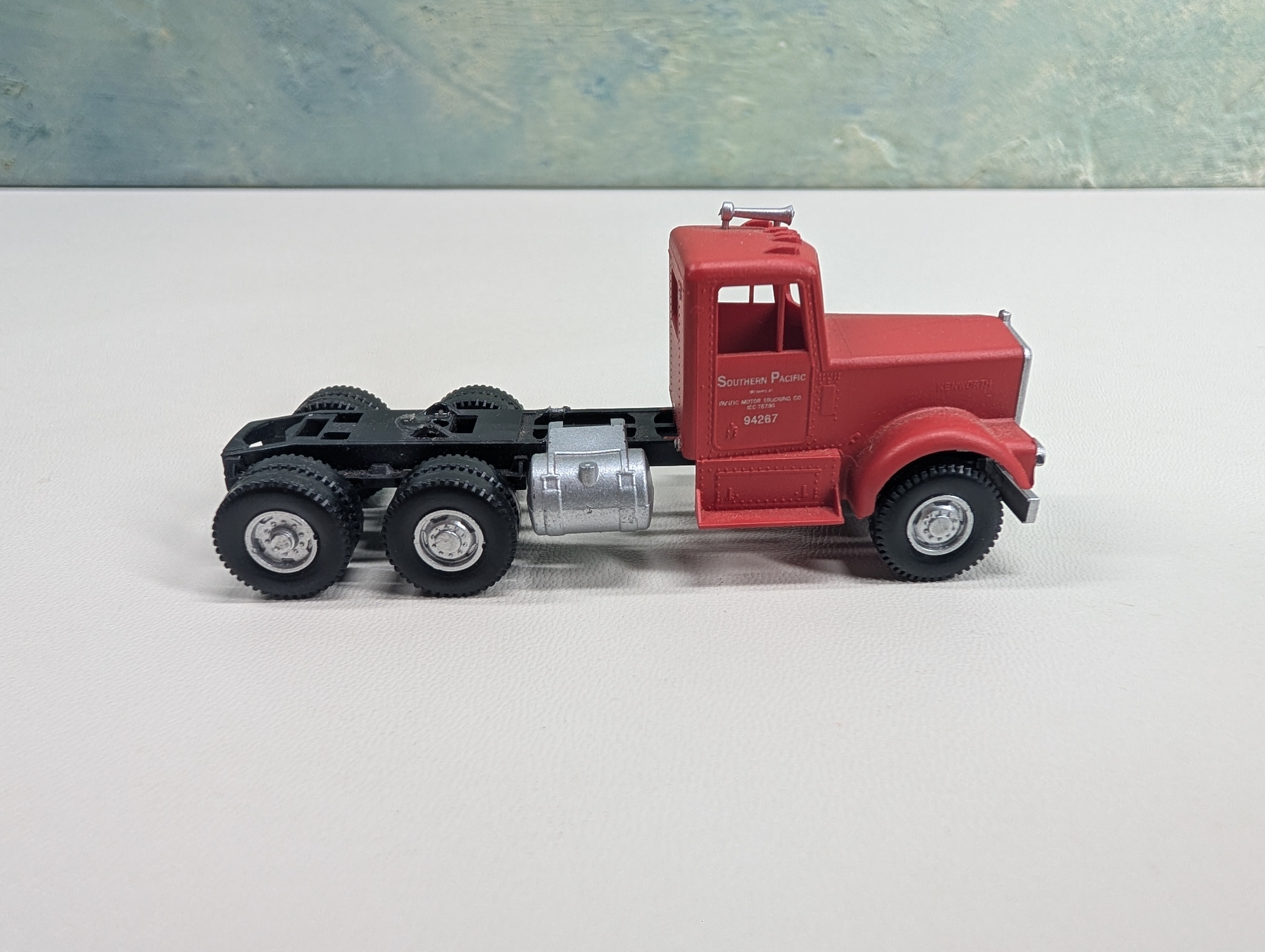 USED Athearn HO Scale Conventional Tractor Southern Pacific