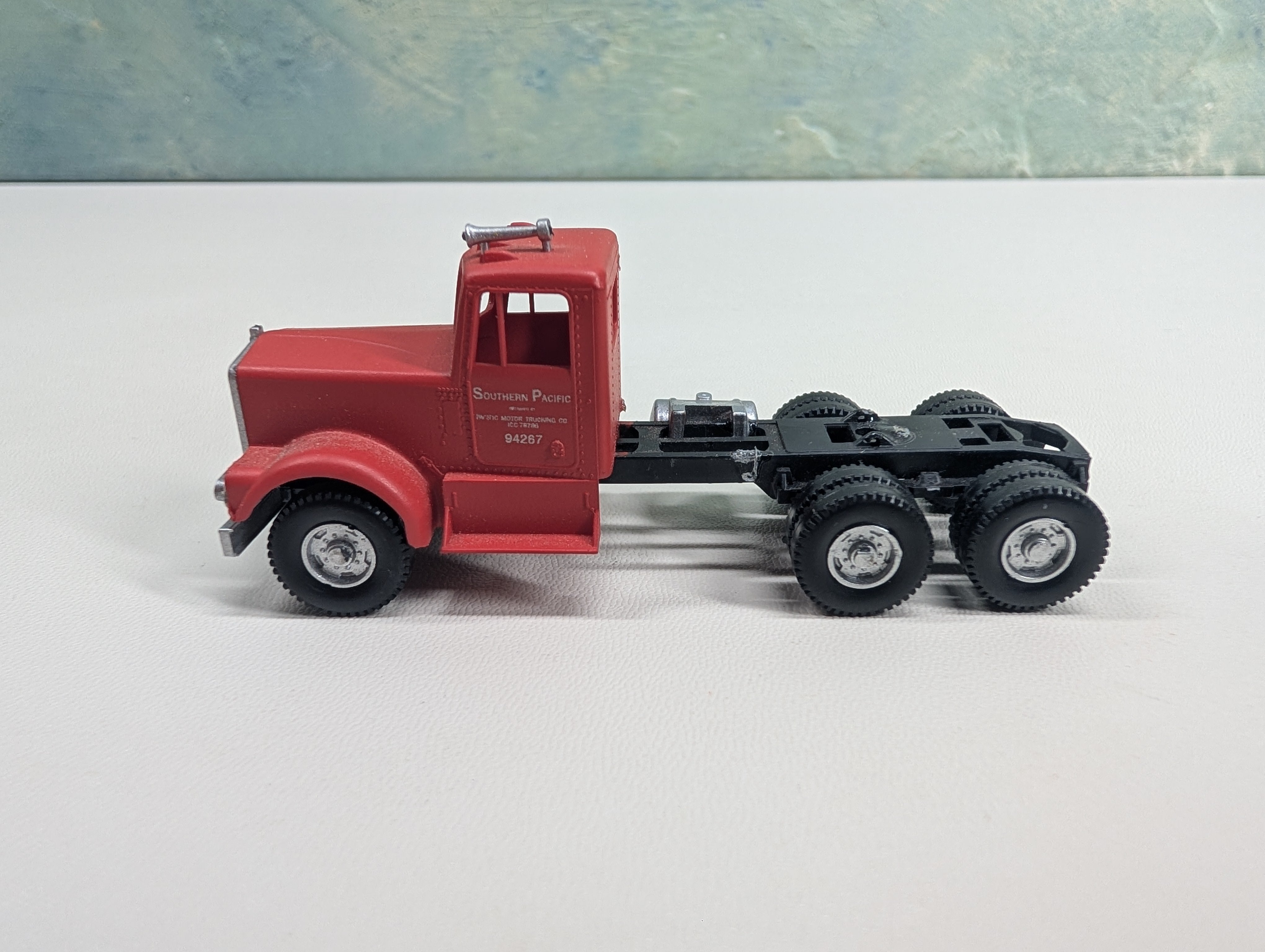 USED Athearn HO Scale Conventional Tractor Southern Pacific