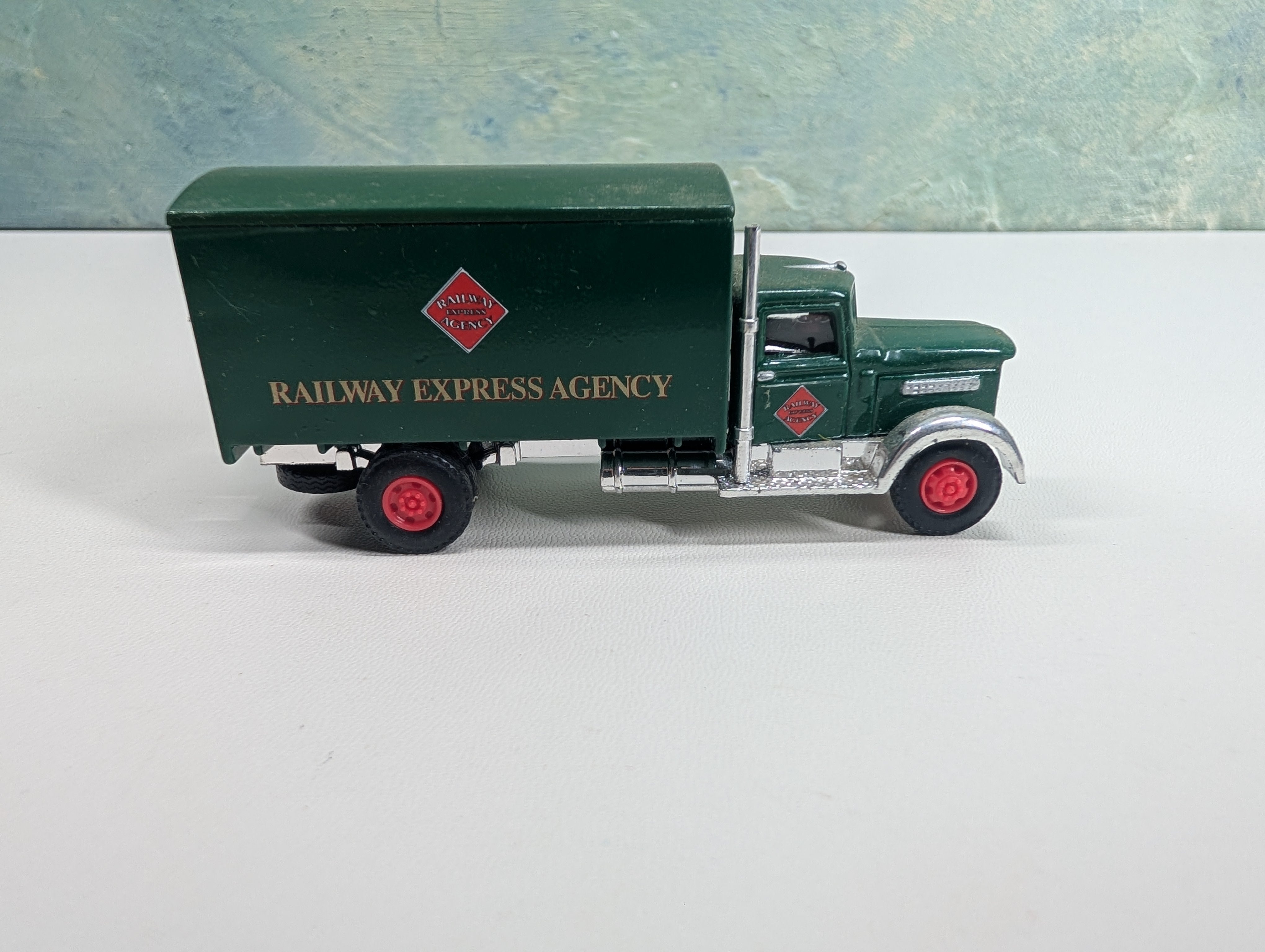 USED IMEX HO Scale REA Box Truck