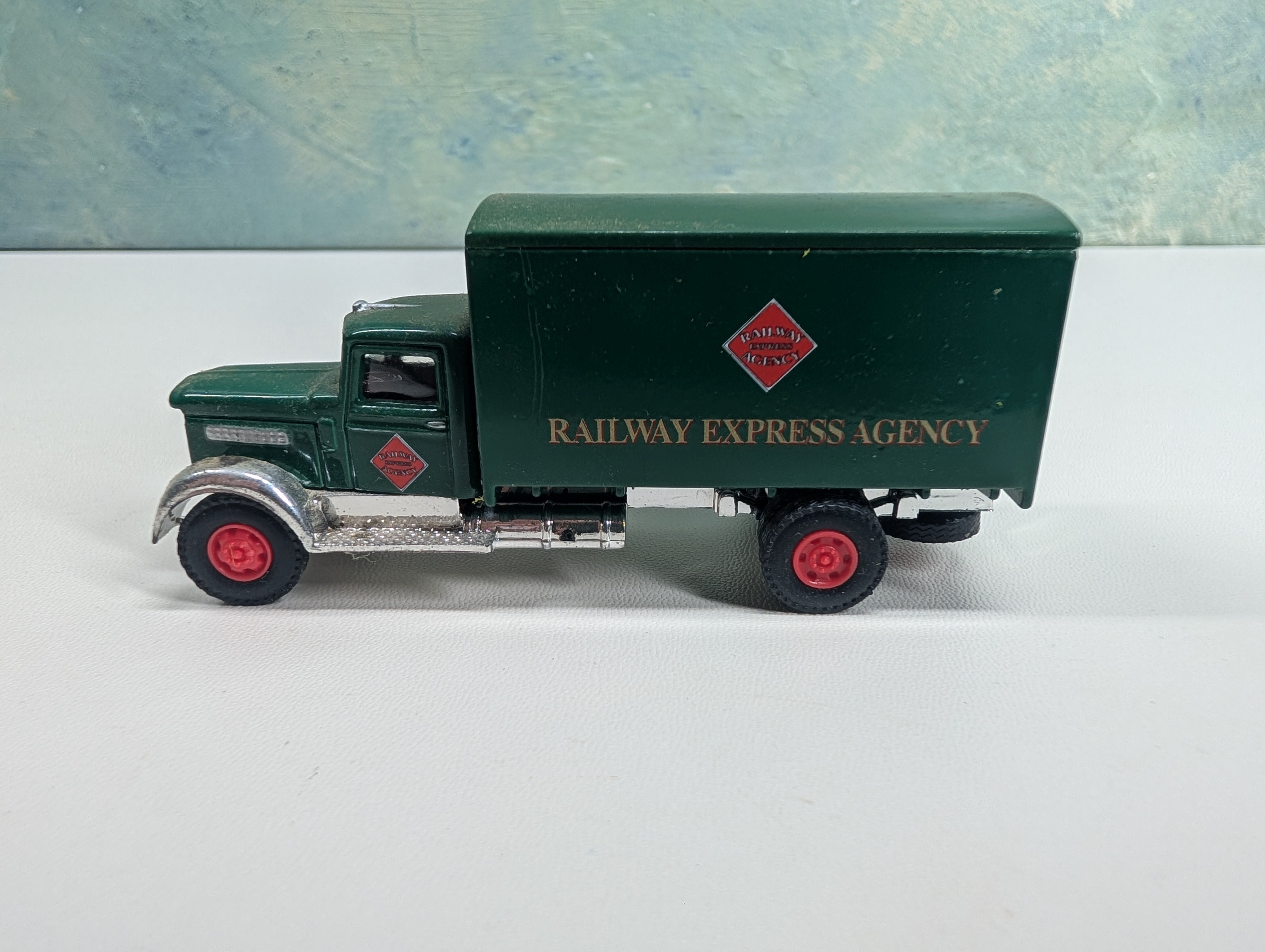 USED IMEX HO Scale REA Box Truck