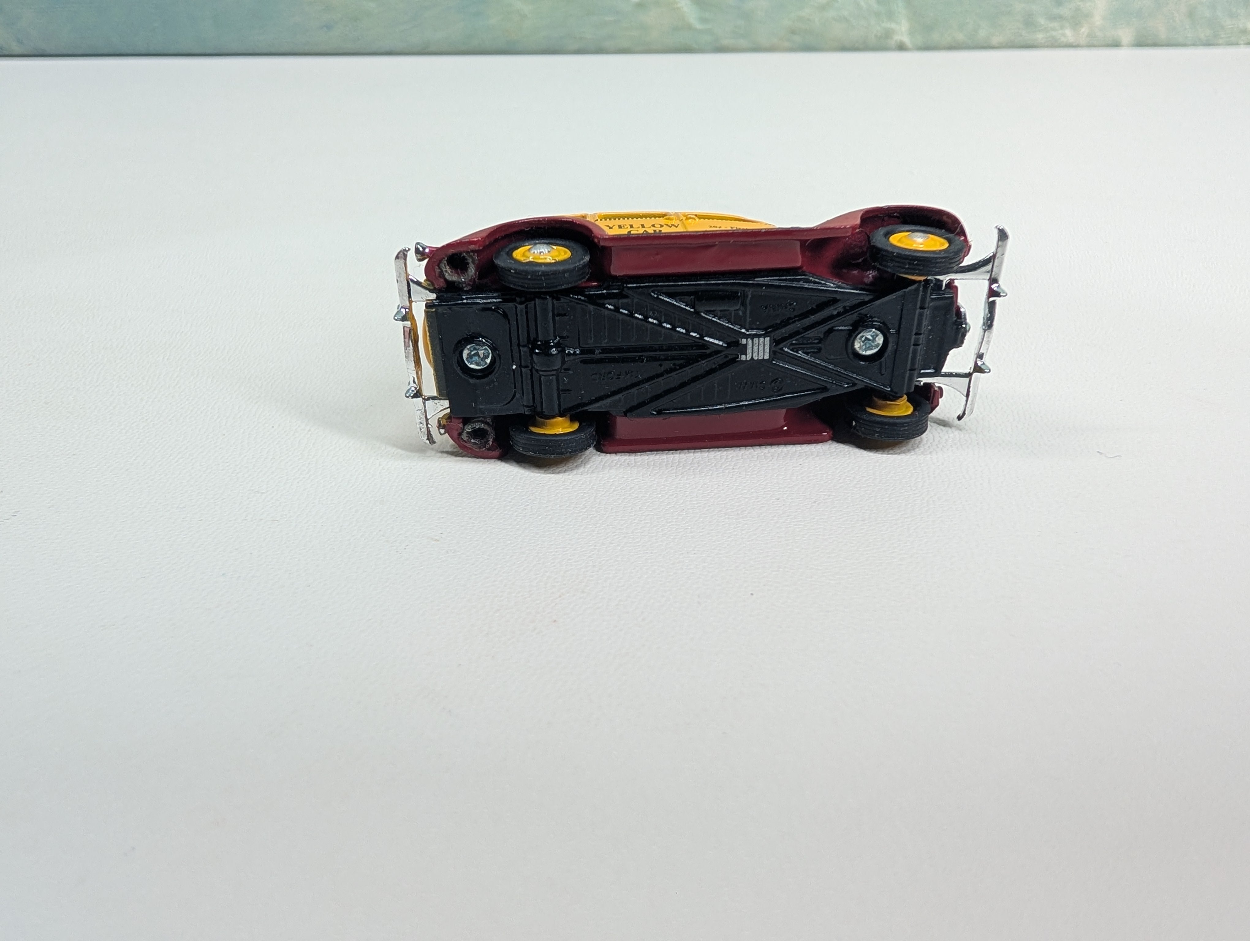 USED Classic Metal Works HO Scale Yellow Cab
