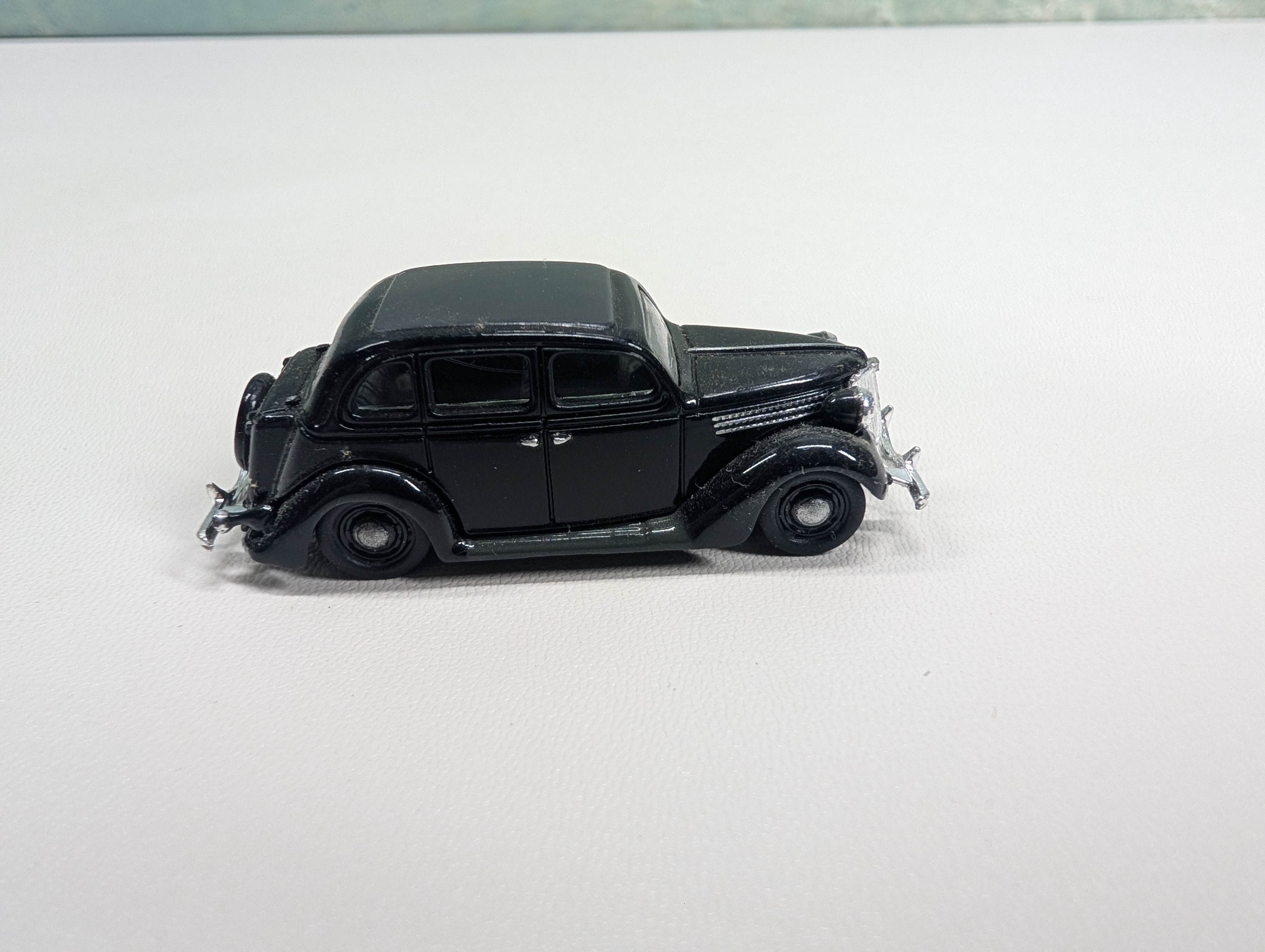 USED Classic Metal Works HO Scale 1936 Ford Sedan Black