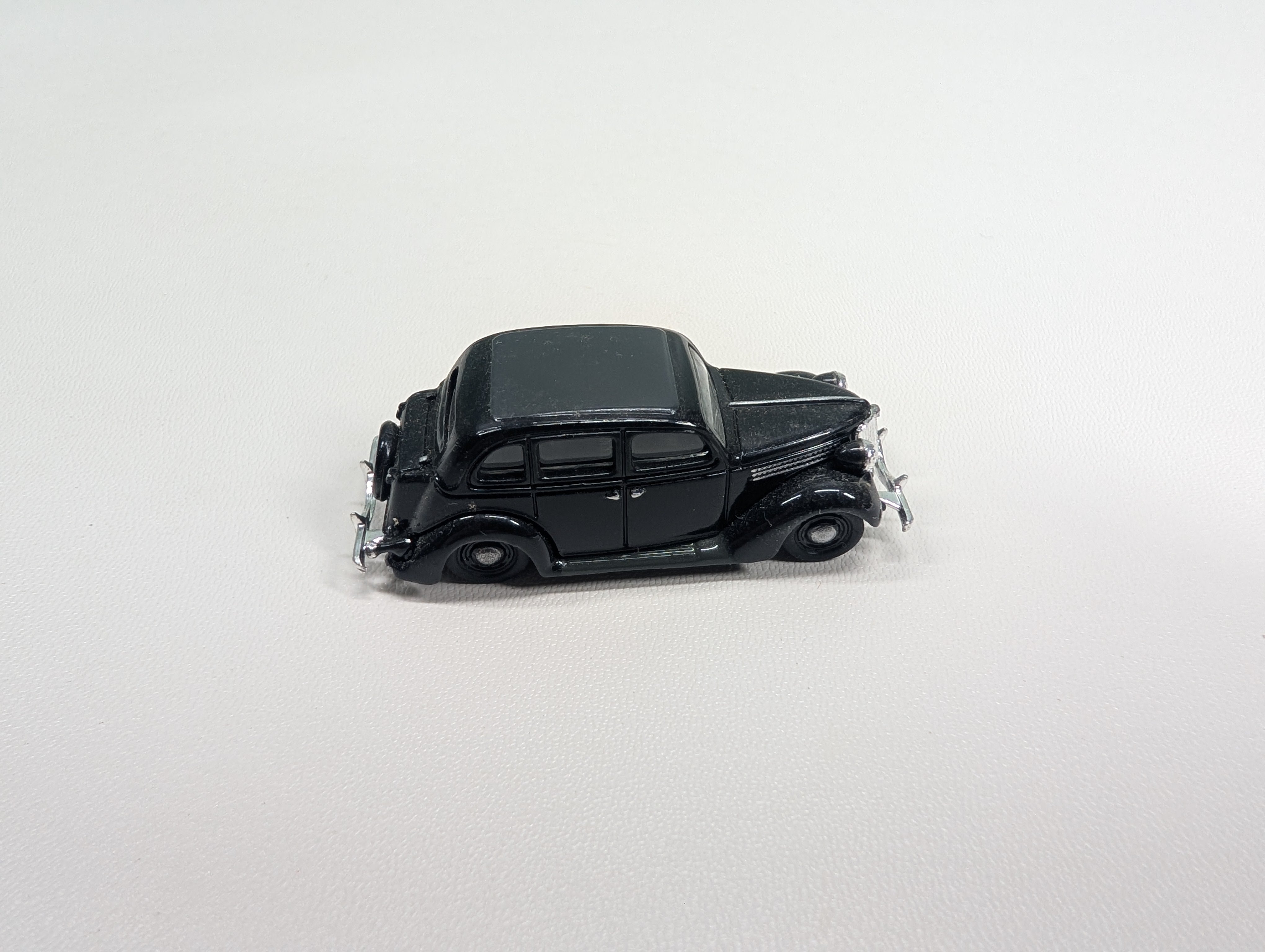 USED Classic Metal Works HO Scale 1936 Ford Sedan Black