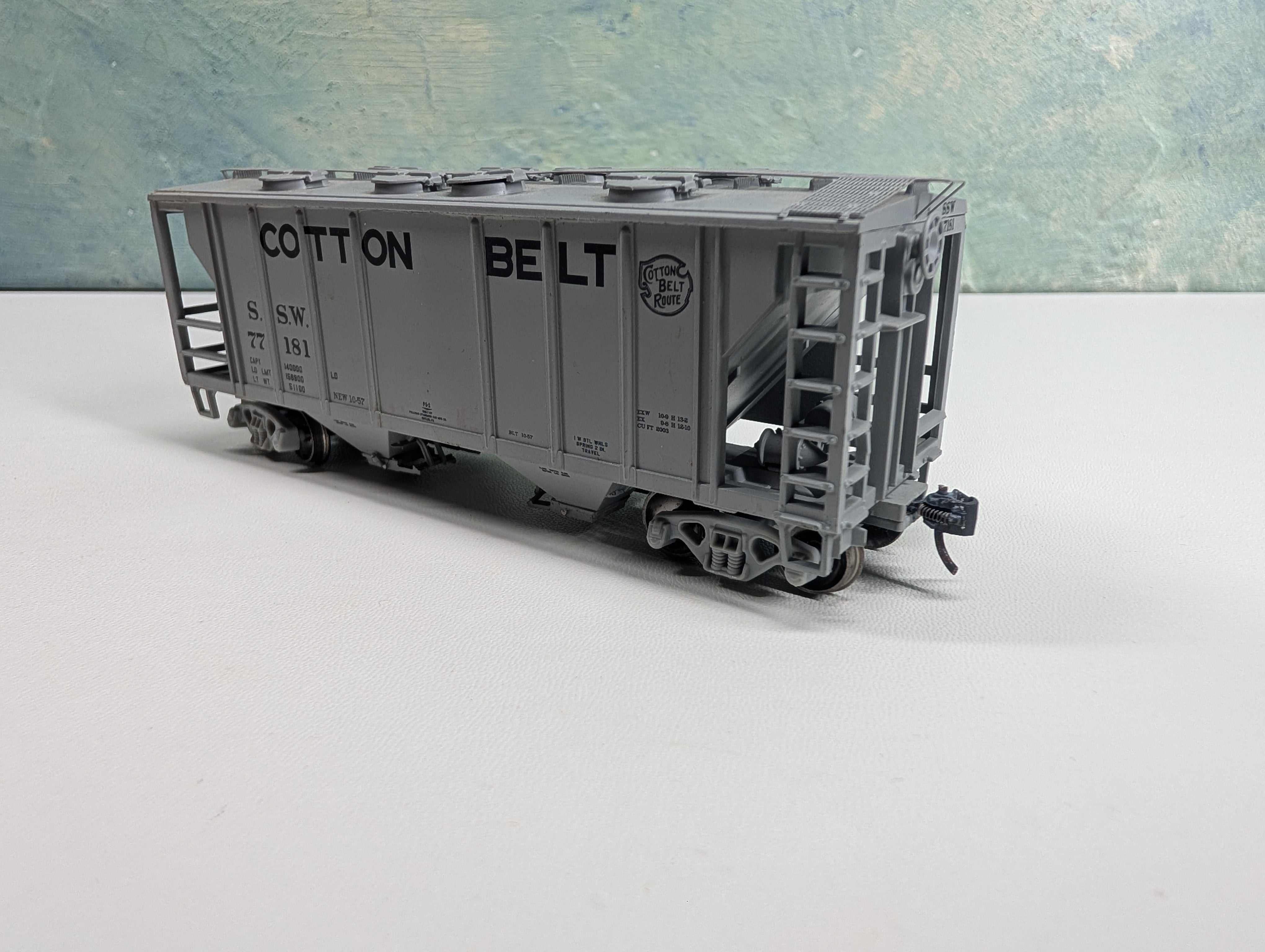 USED Athearn 94362 HO Scale PS-2003 Covered Hopper Cotton Belt SSW #77181 Metal Wheels