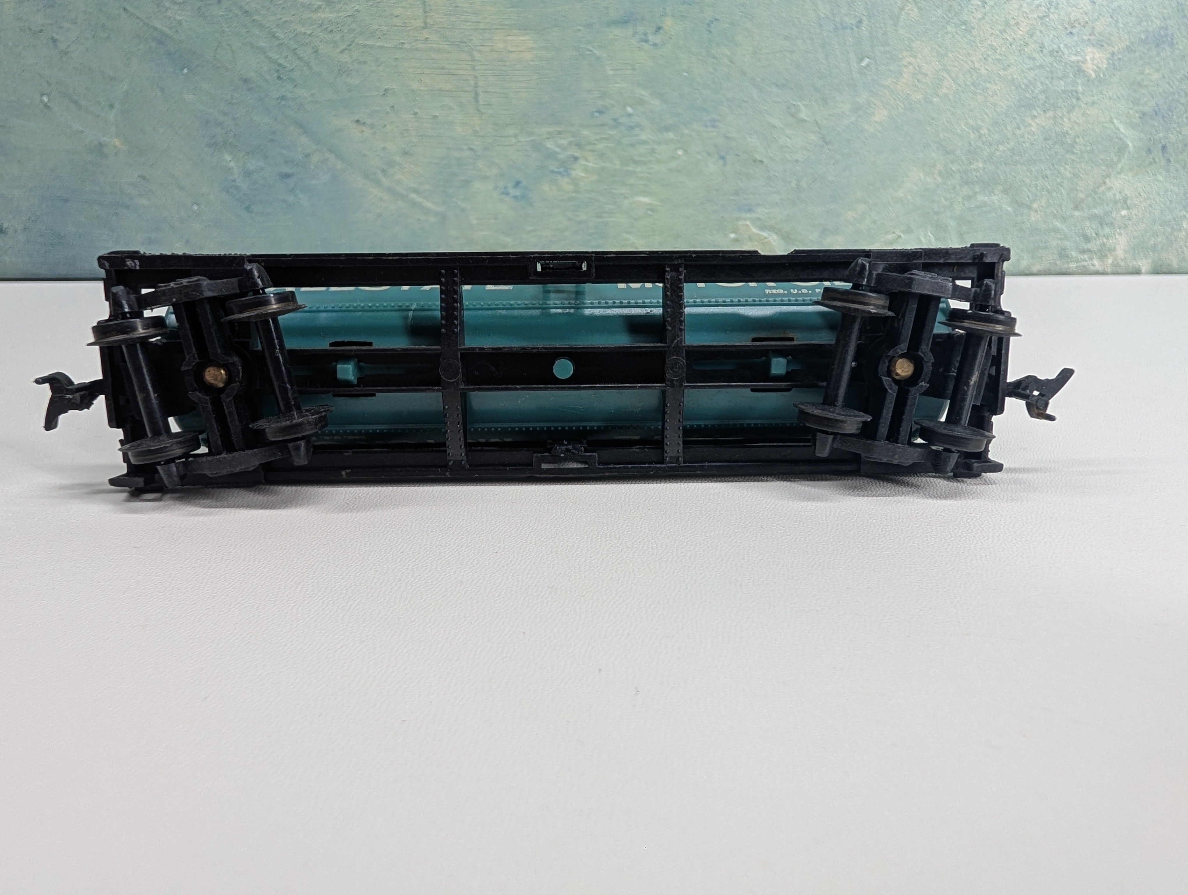 USED Model Power HO Scale Single Dome Tank Car Allstate Motor Oil