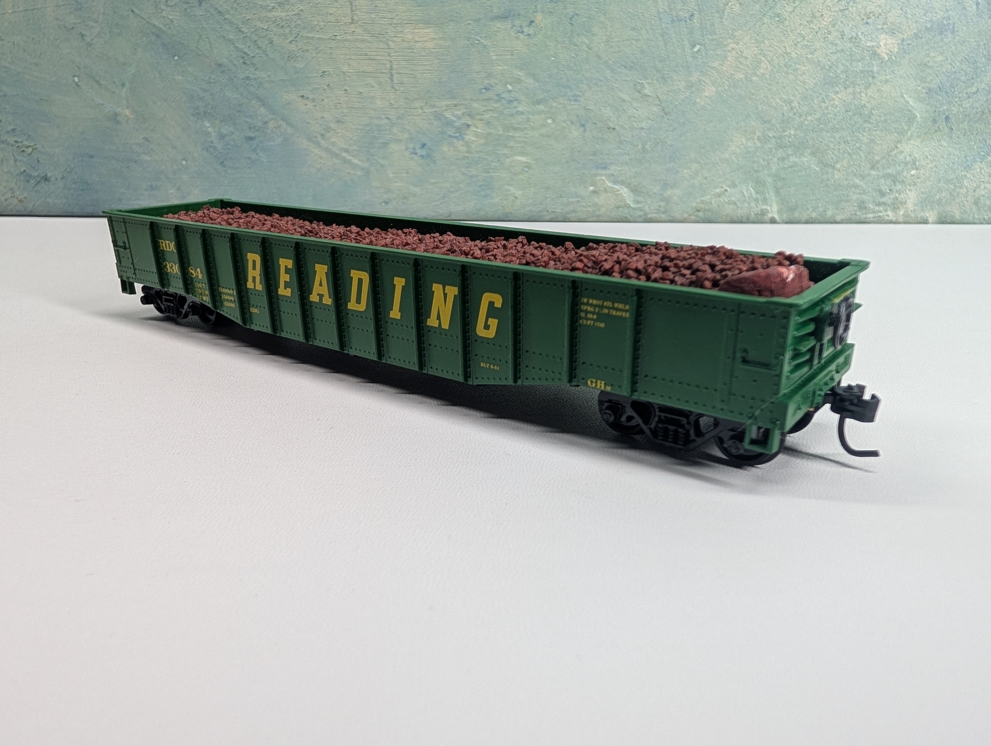 USED Athearn HO Scale 50' Gondola w/ Load Reading RDG #33084